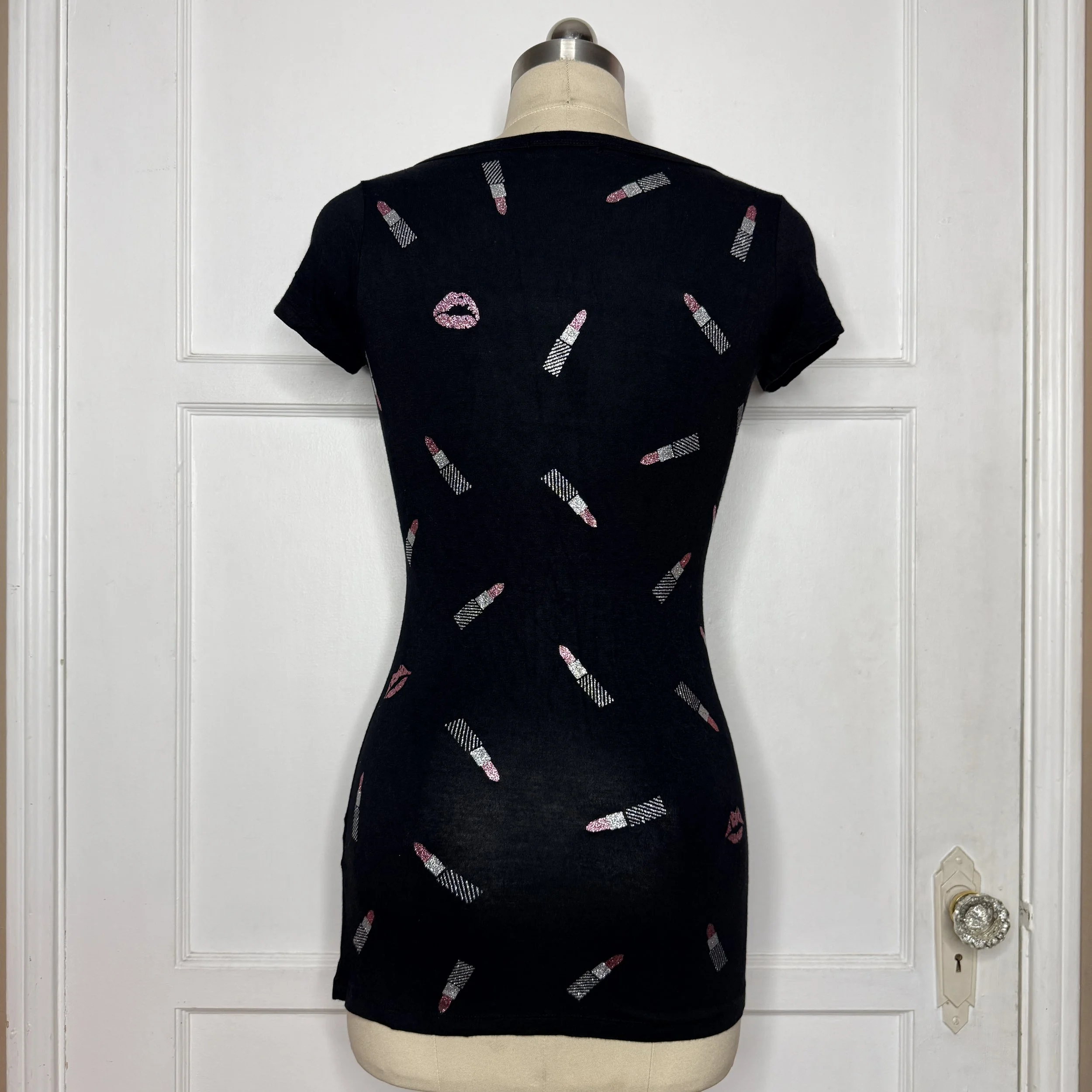ronetteslipsticktee4.jpg