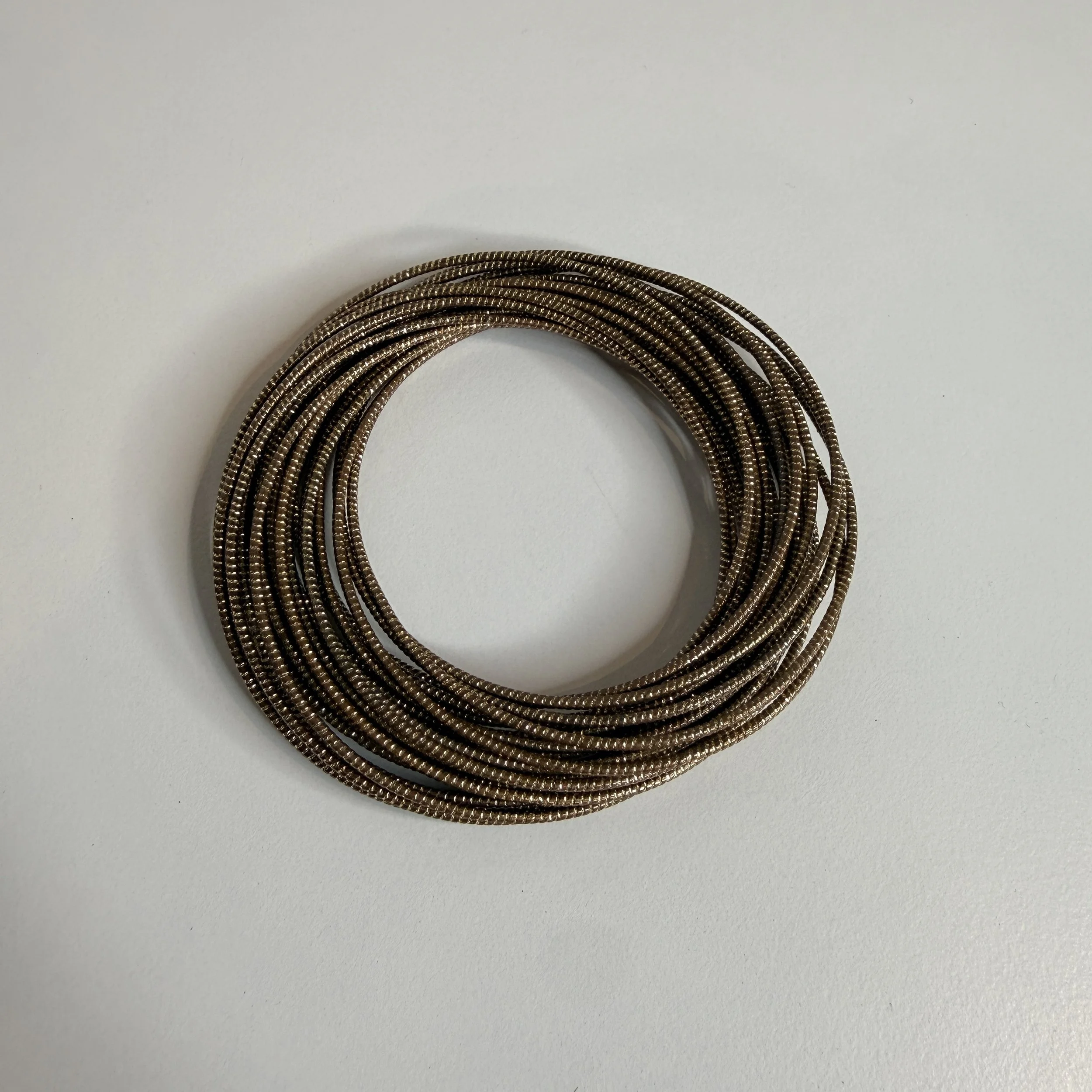 goldinterlockbangle2.jpg