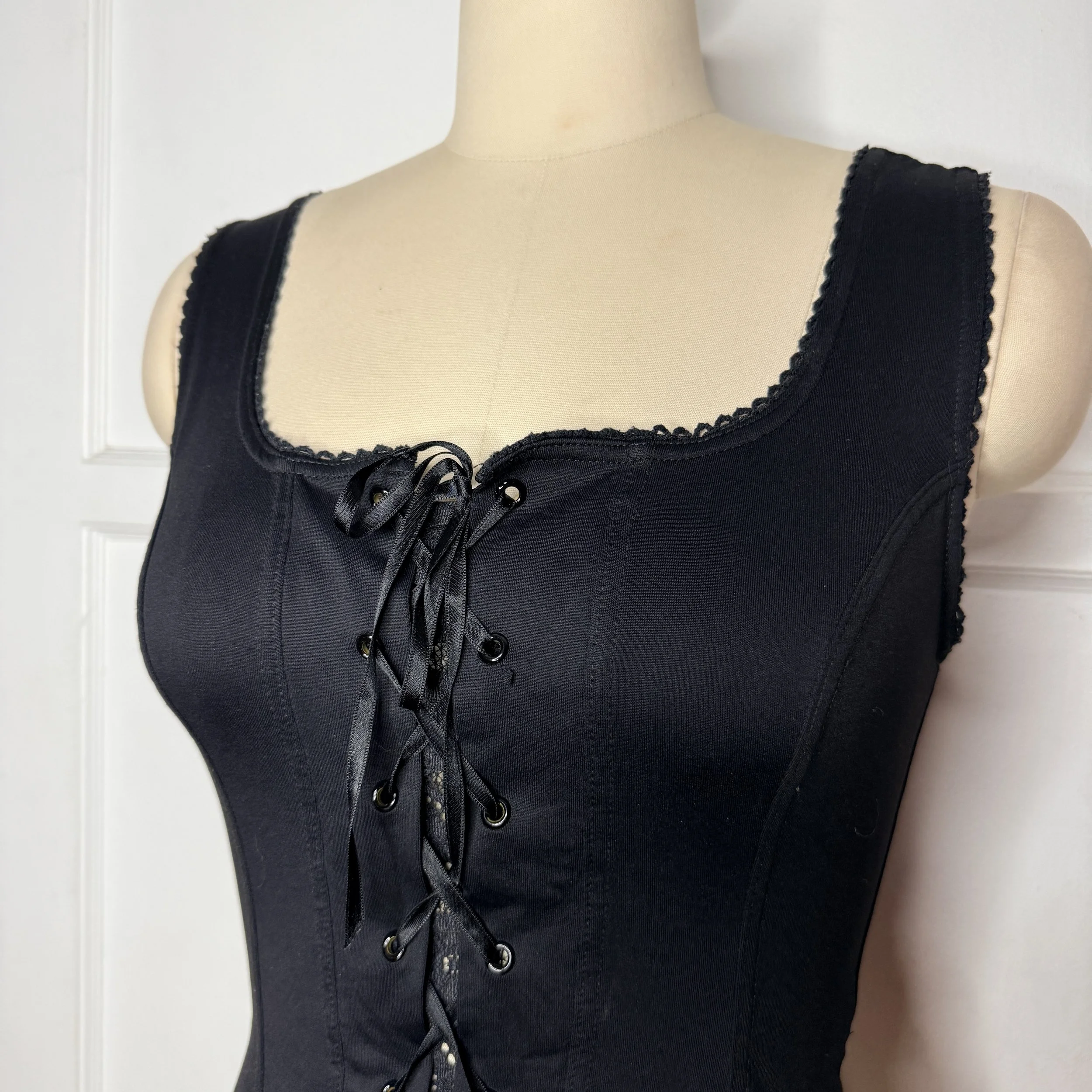pimkieblacklaceuptop2.jpg