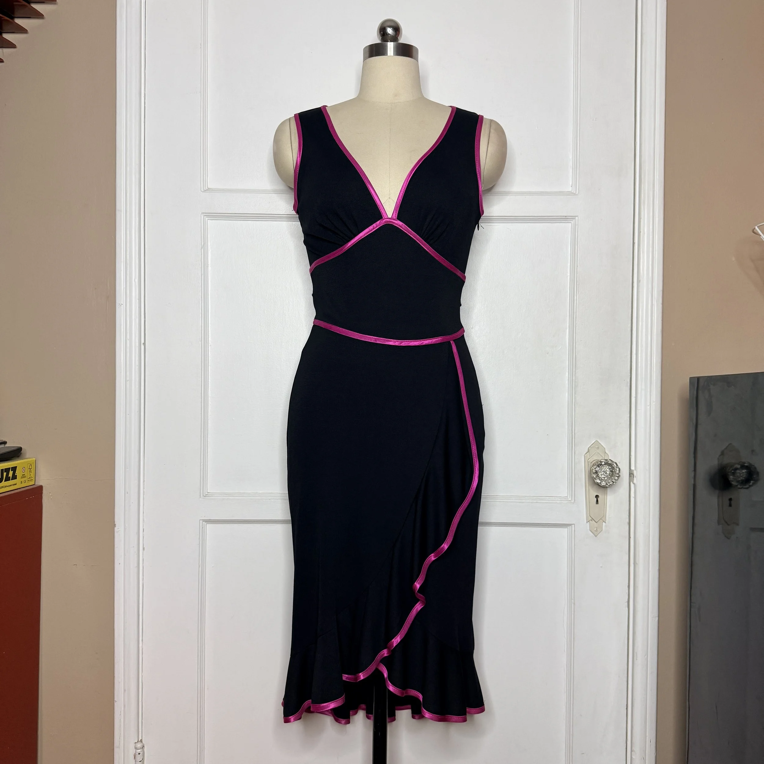 windsorblackandpinkmididress1.jpg