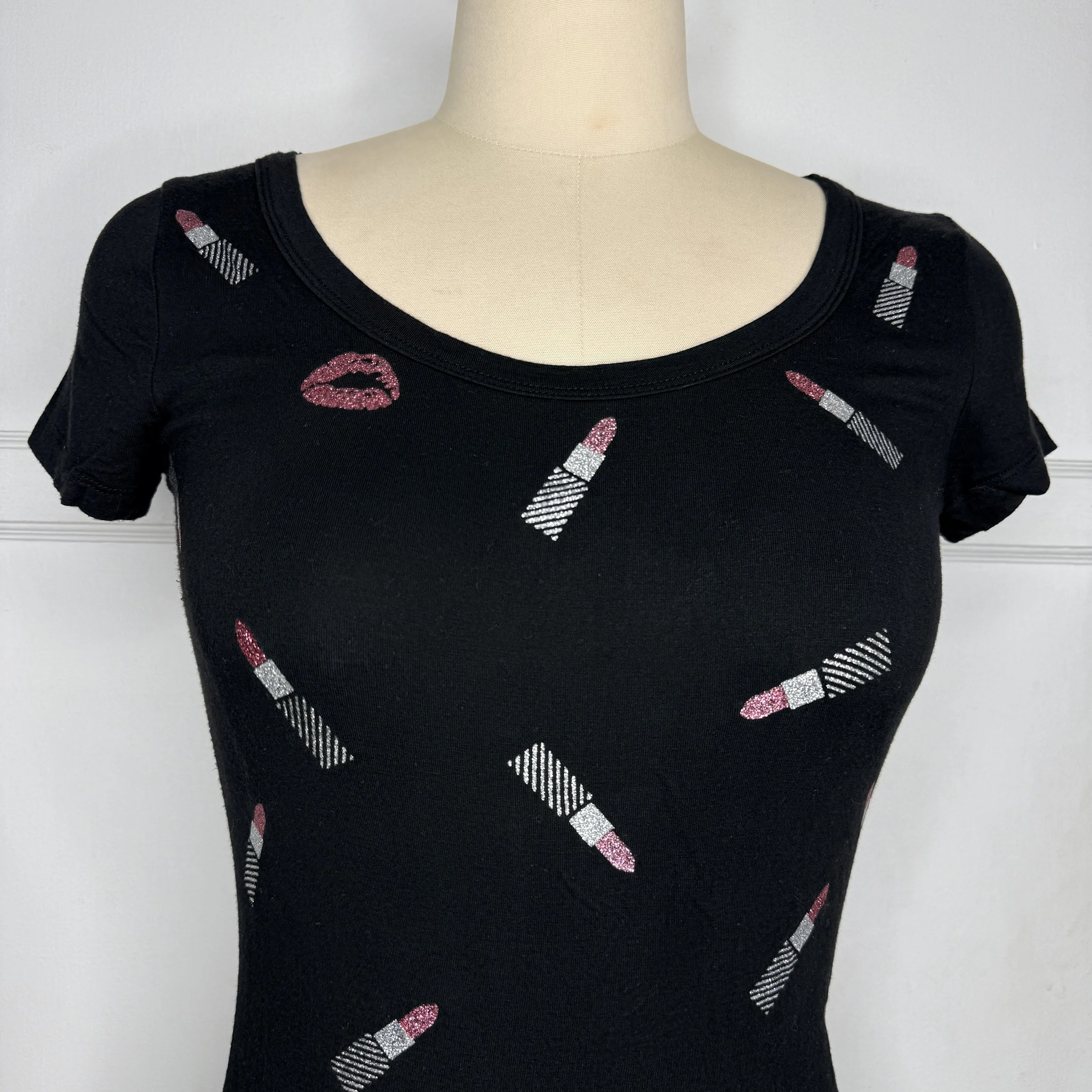ronetteslipsticktee2.jpg