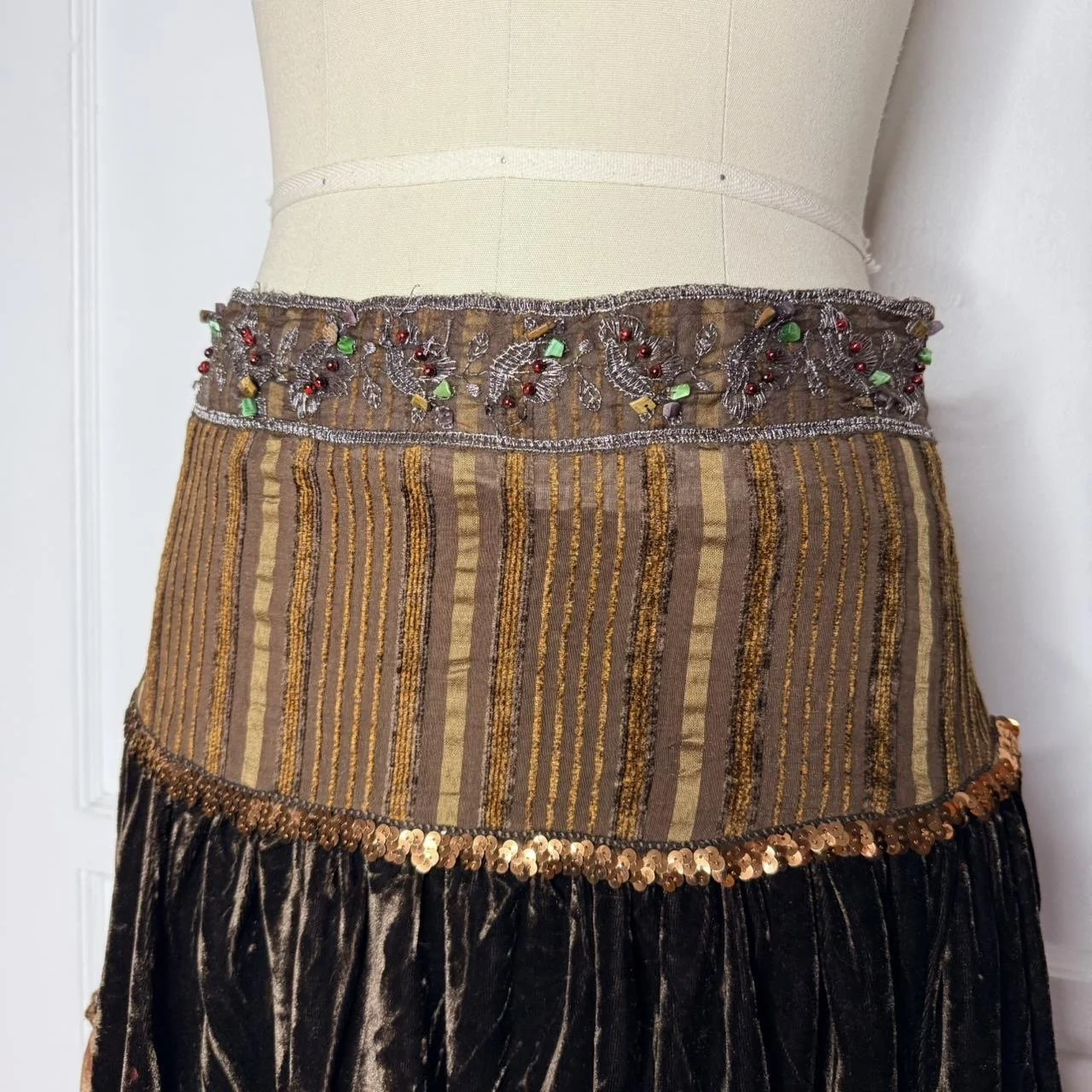 brownvelvettierskirt2.JPG