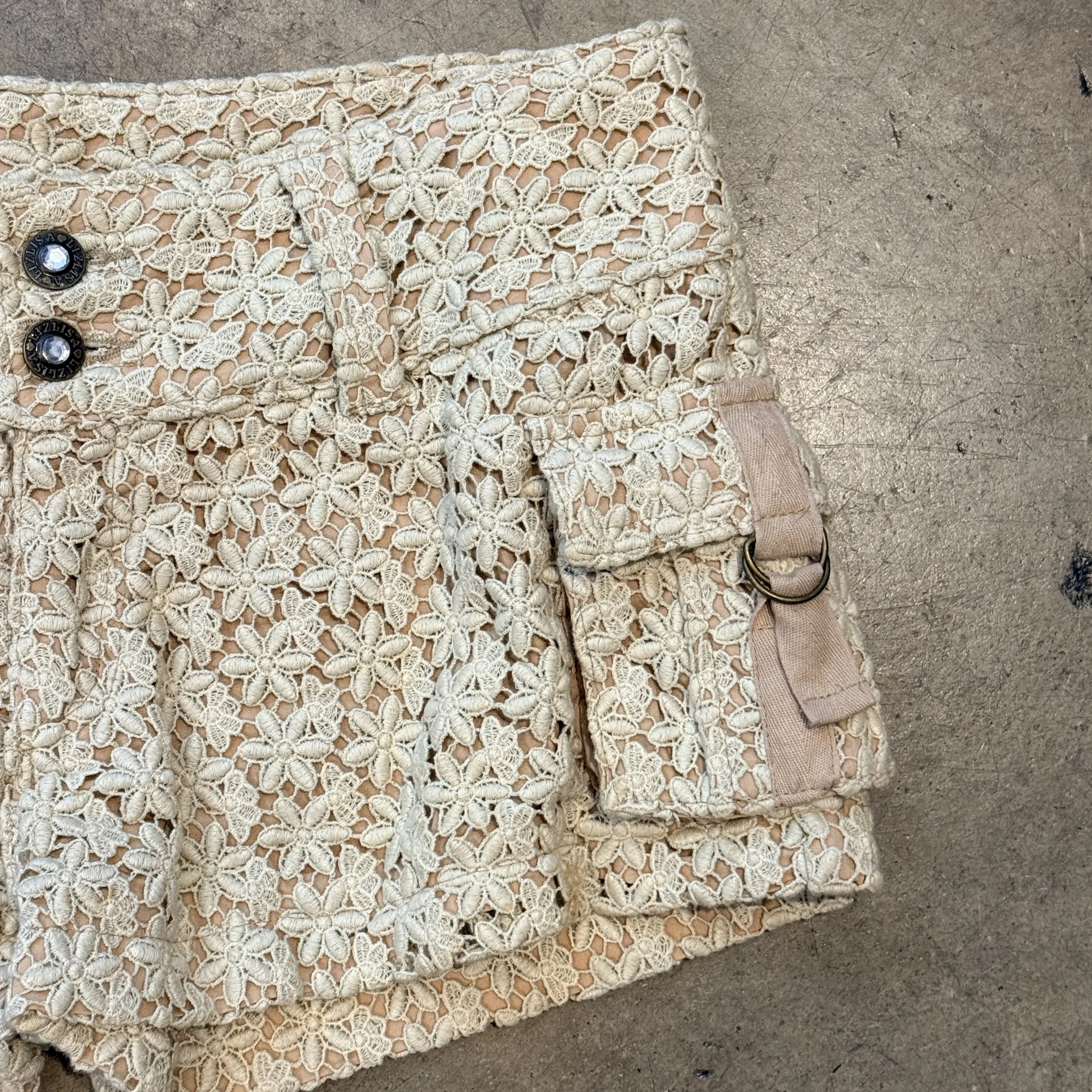 lizlisacrochetlaceshorts2.jpg