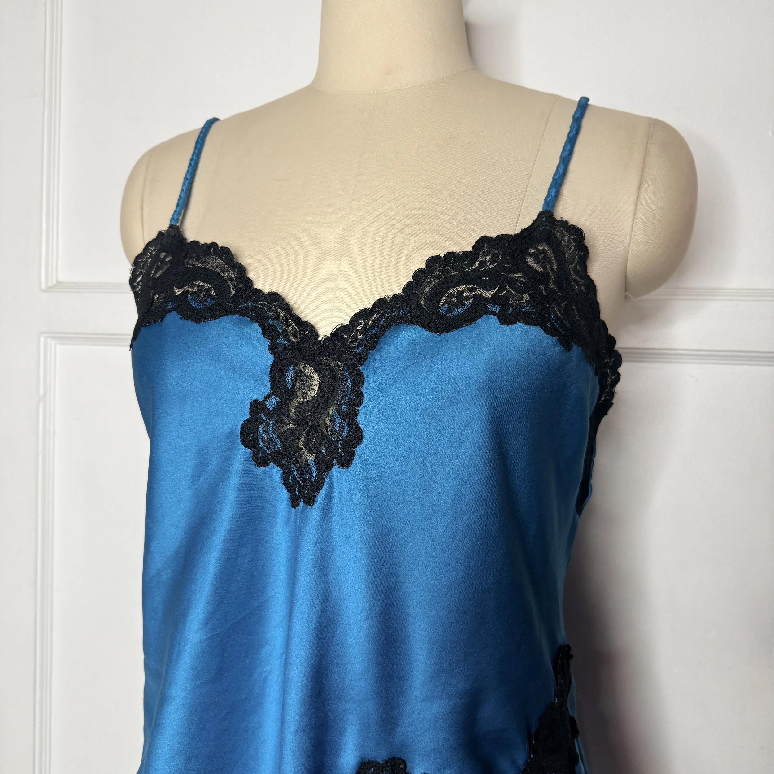 vsblueslipdress2.jpg