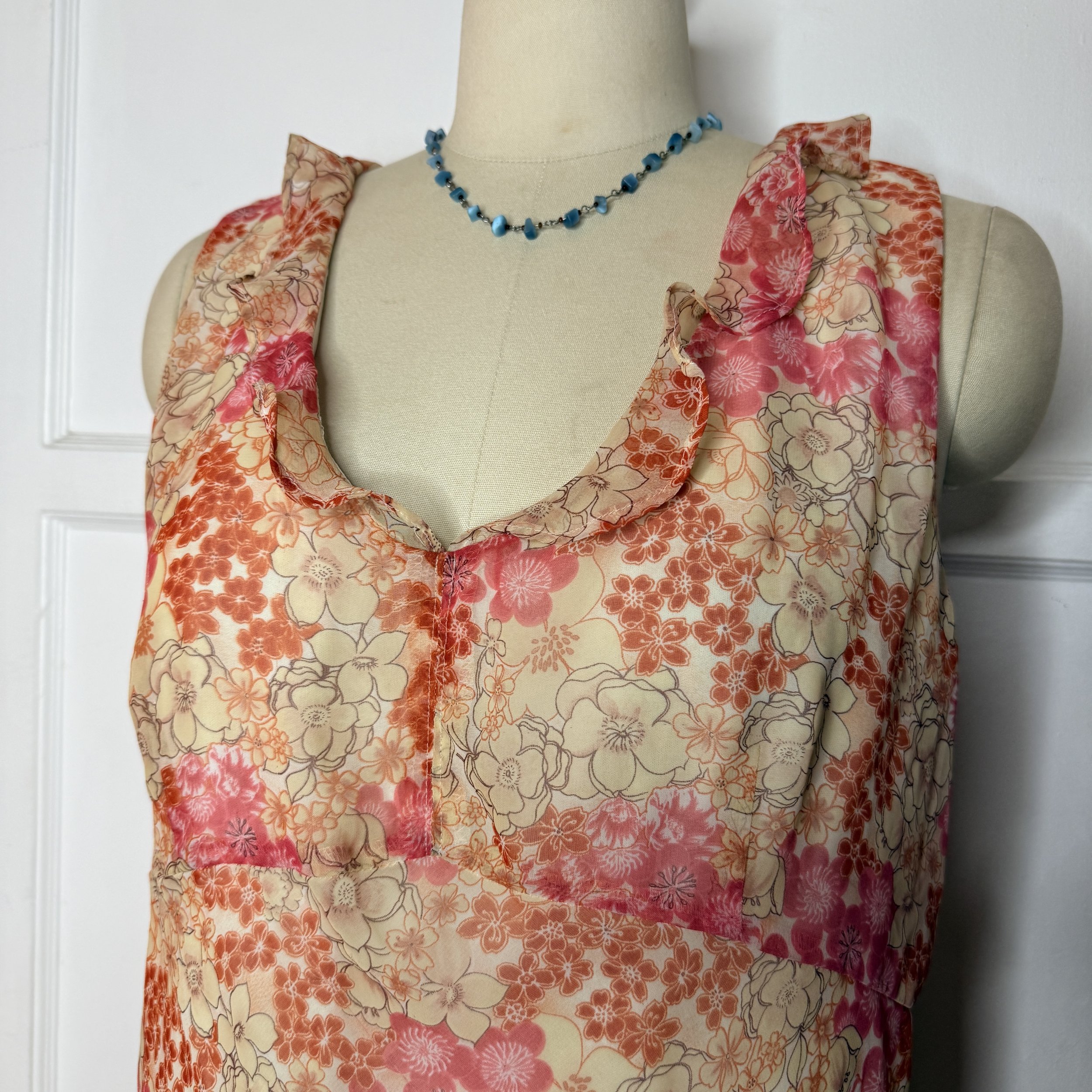 ilyzabeigefloraltop2.jpg