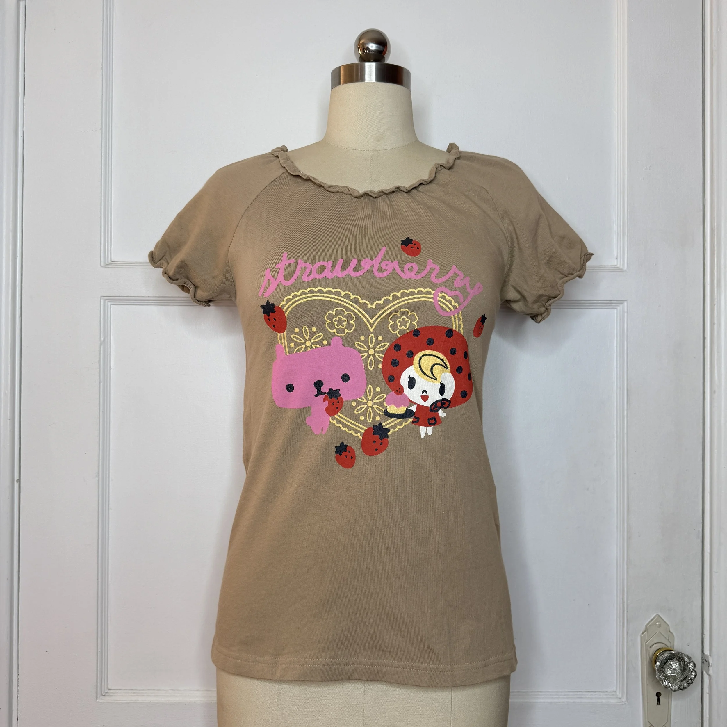 bettysbluestrawberrytee1.jpg