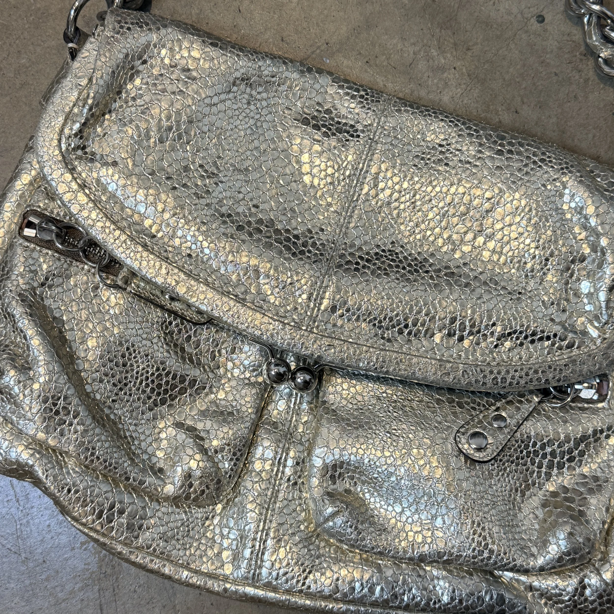 coachmetallicgoldbag4.jpg