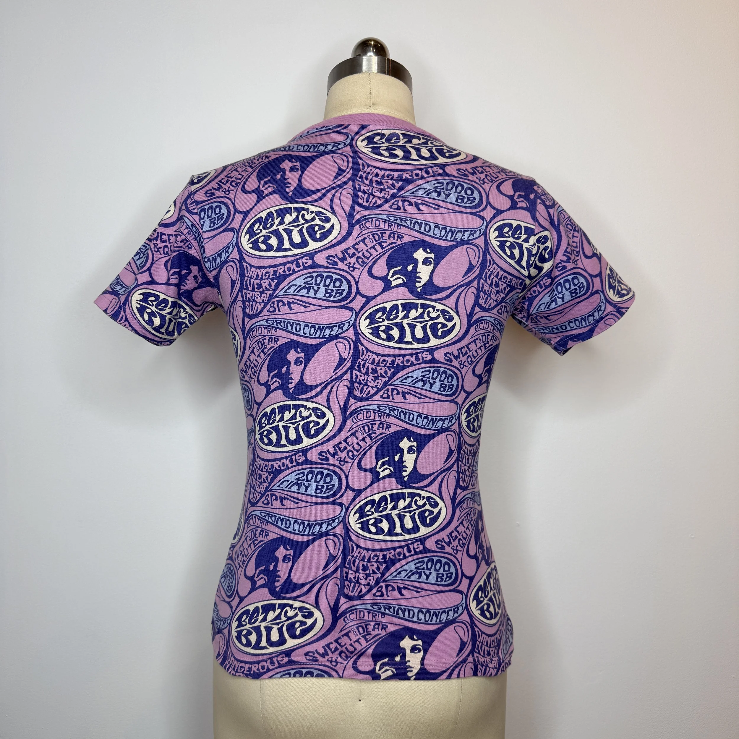bettysbluepurplegraphictee4.jpg