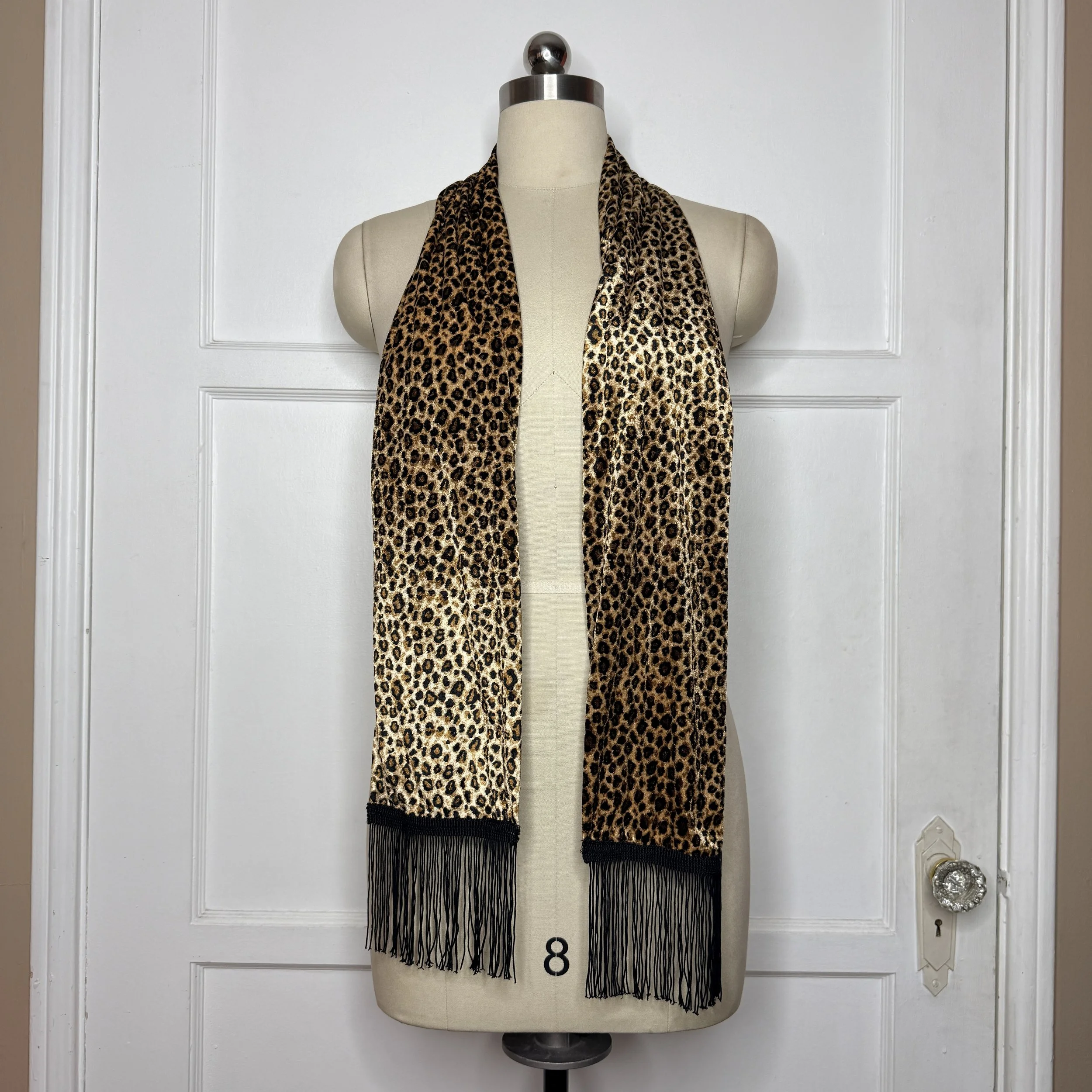vevletleopardscarf1.jpg