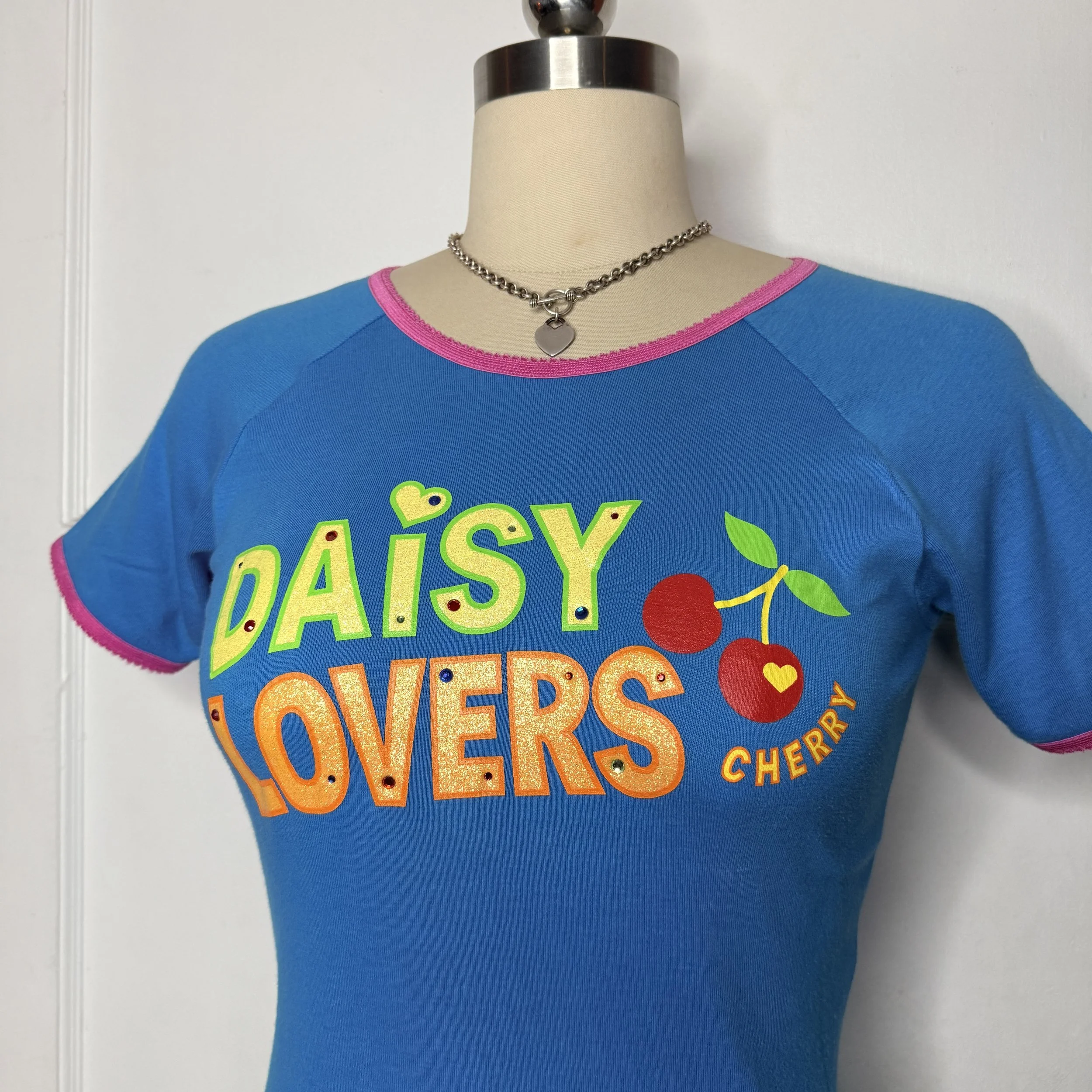 daisyloversbluecherrytee2.jpg