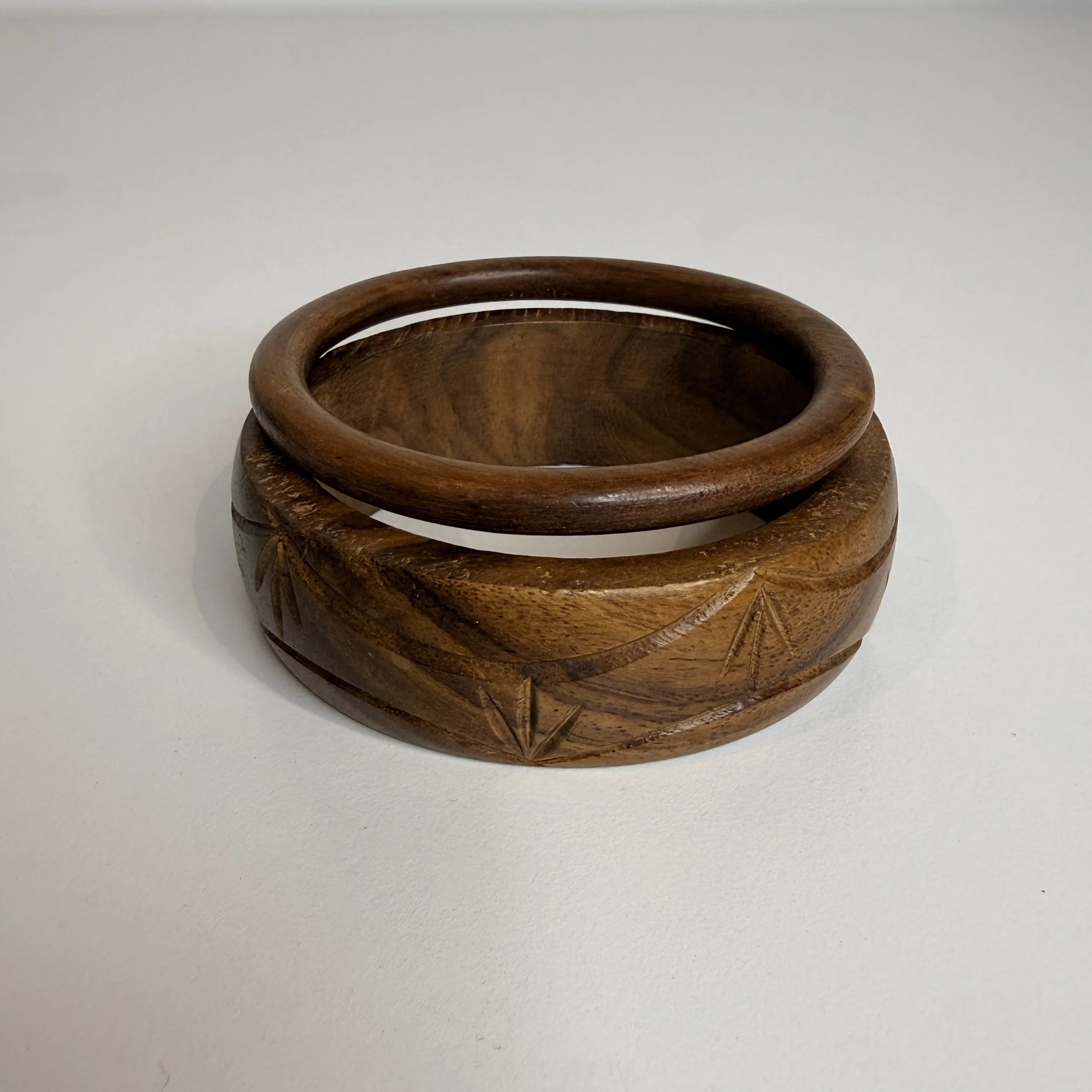 woodenbangleset1.jpg