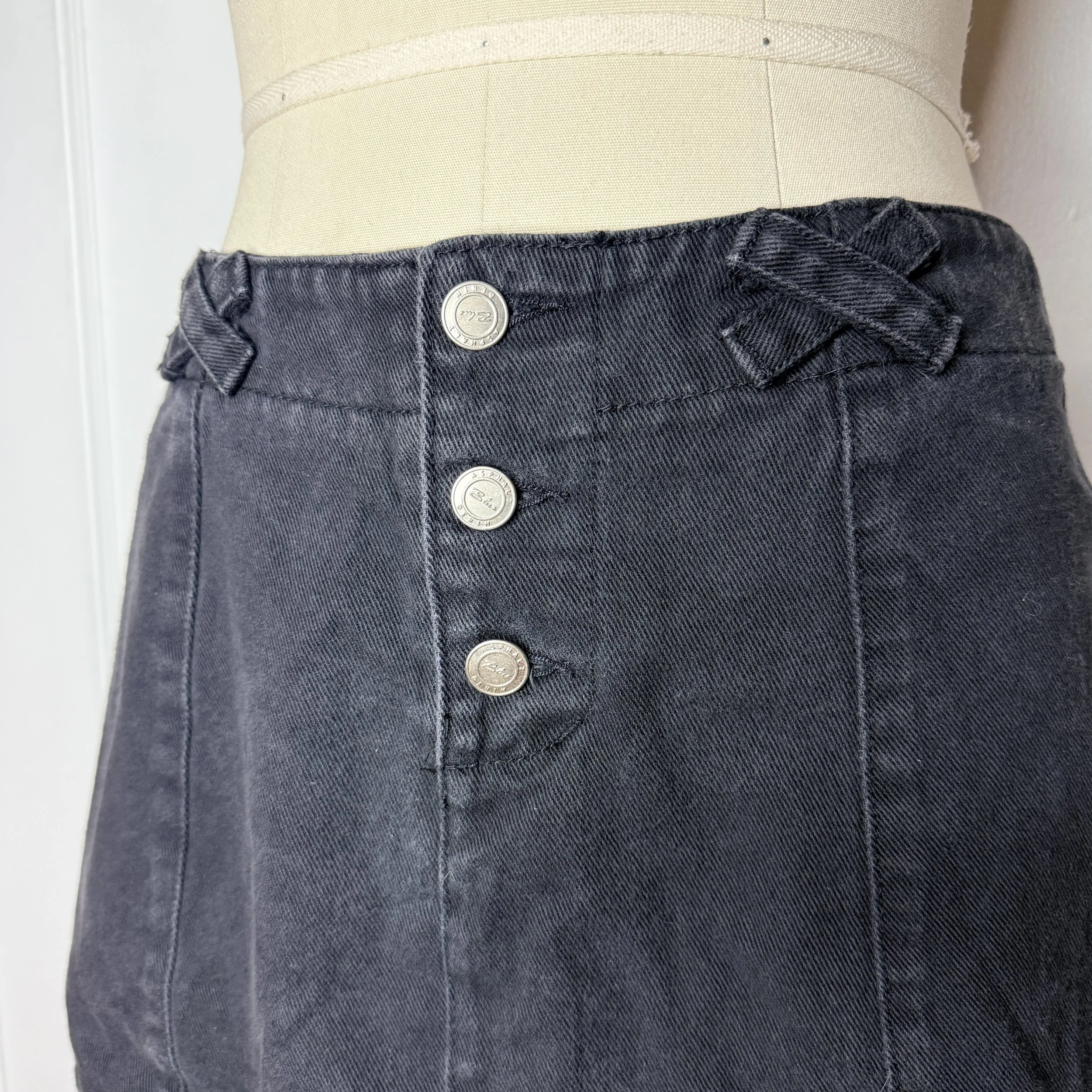 parisbluesblackdenimminiskirt2.jpg