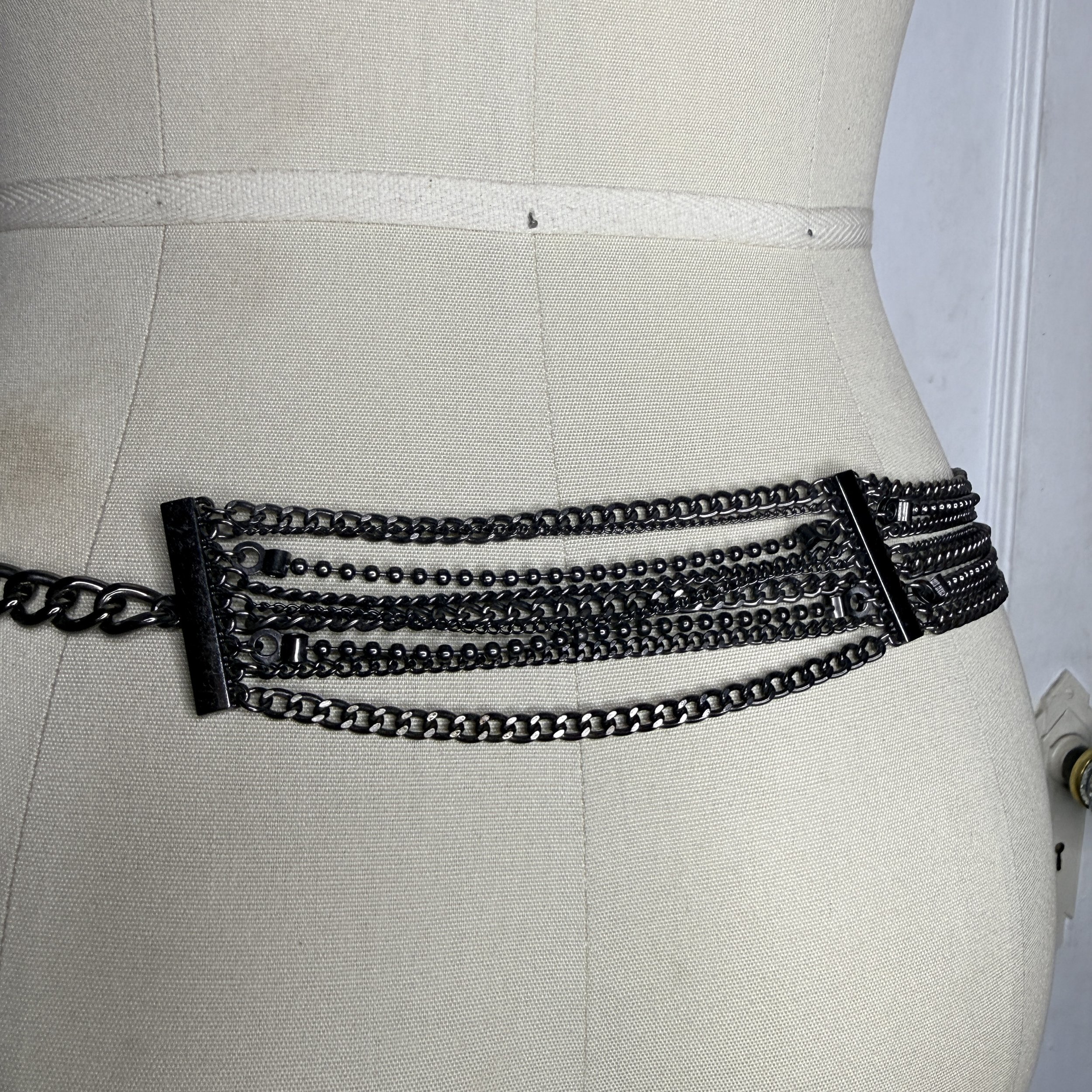 calvinkleinchainbelt3.jpg