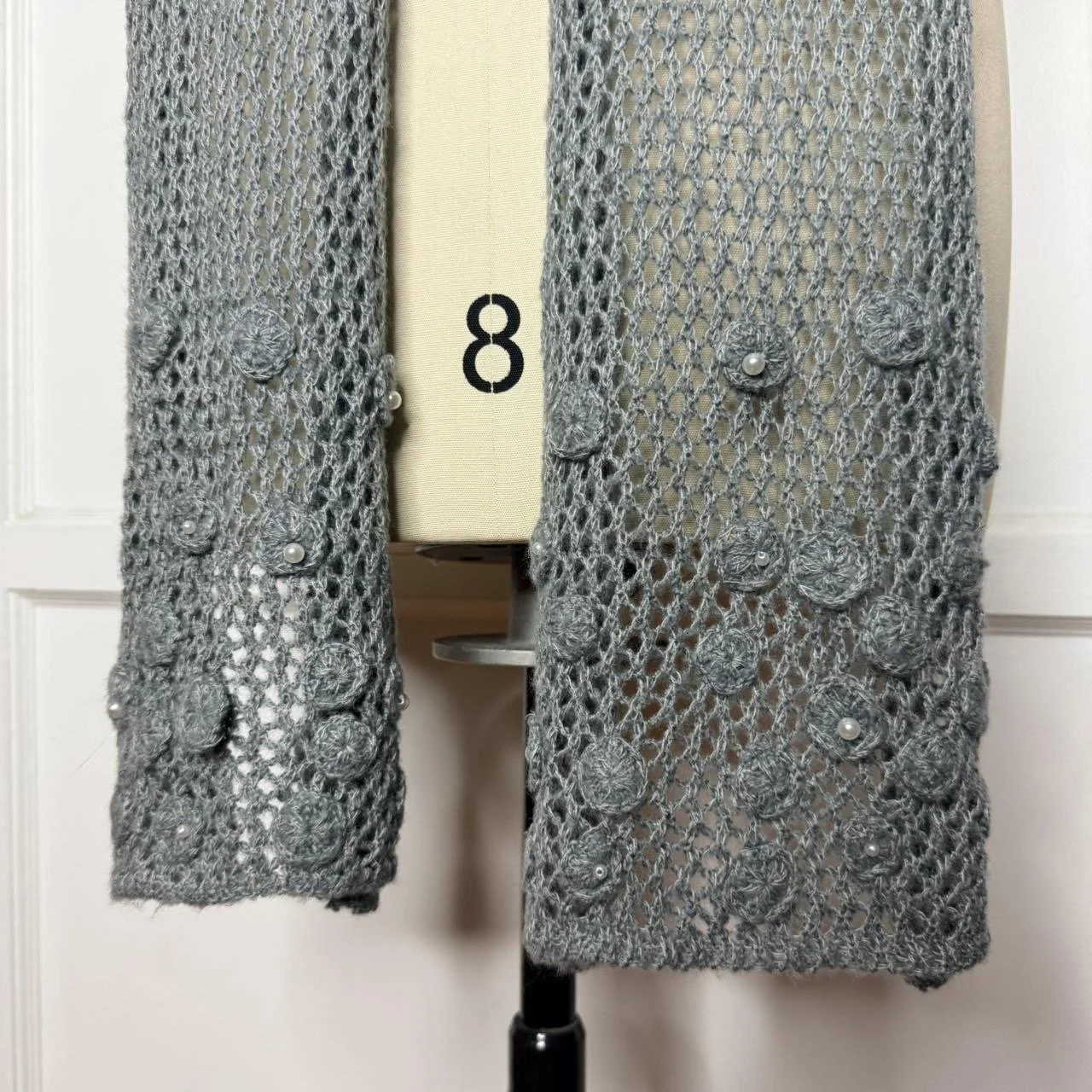 greycrochetscarf2.JPG