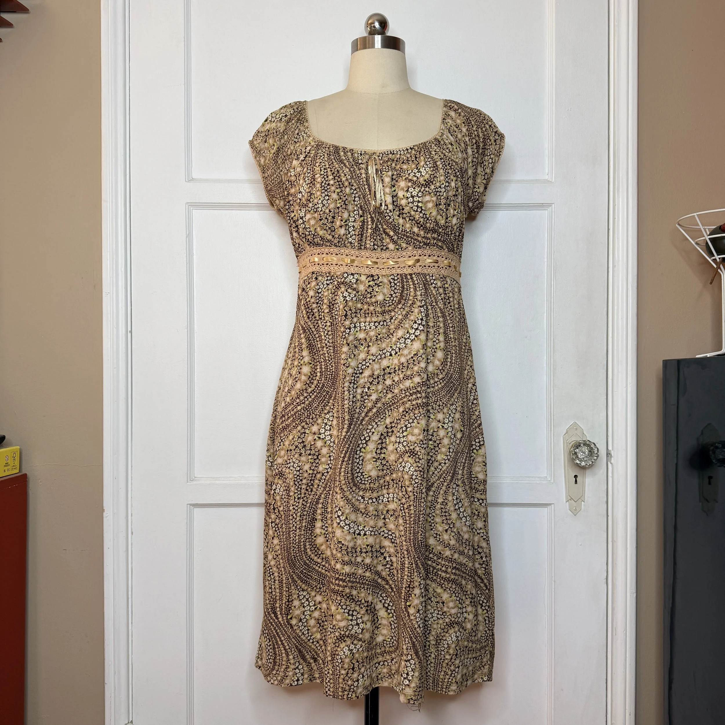 Q&Abeigefloraldress1.jpg