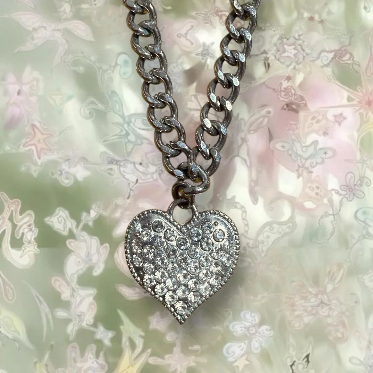 rhinestoneheartnecklace3.JPG