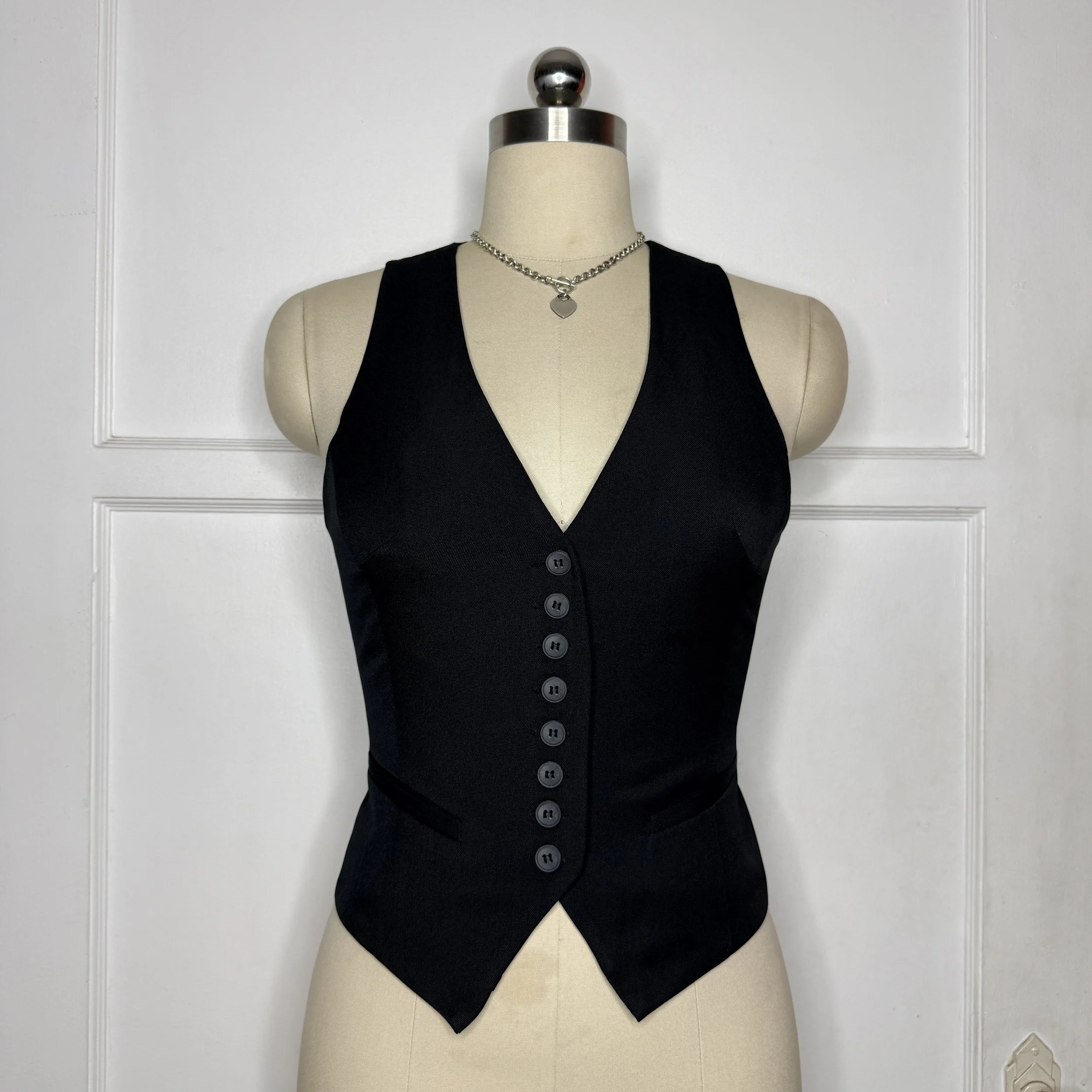 f21blackvest1.jpg