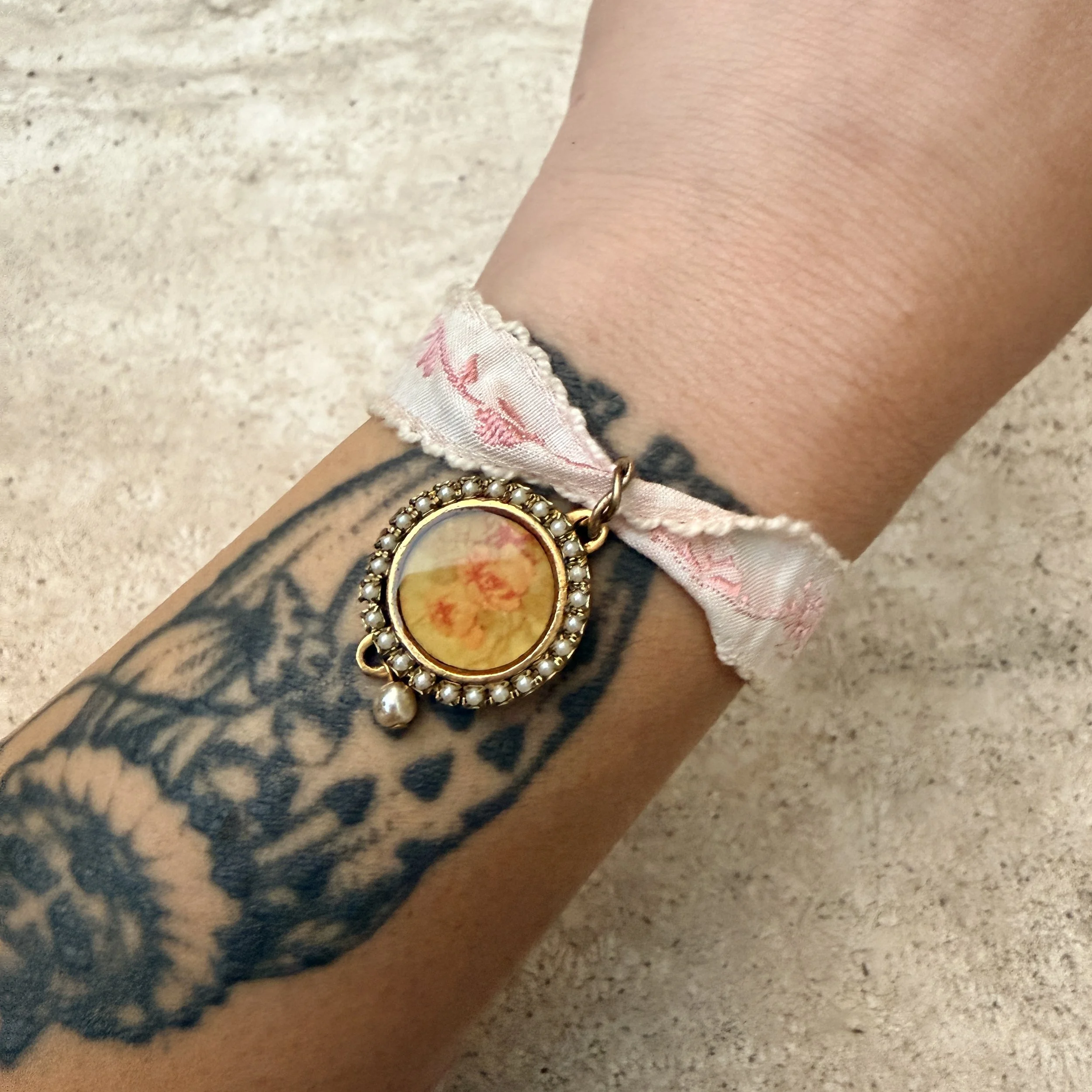 maximalartribbonbracelet4.jpg