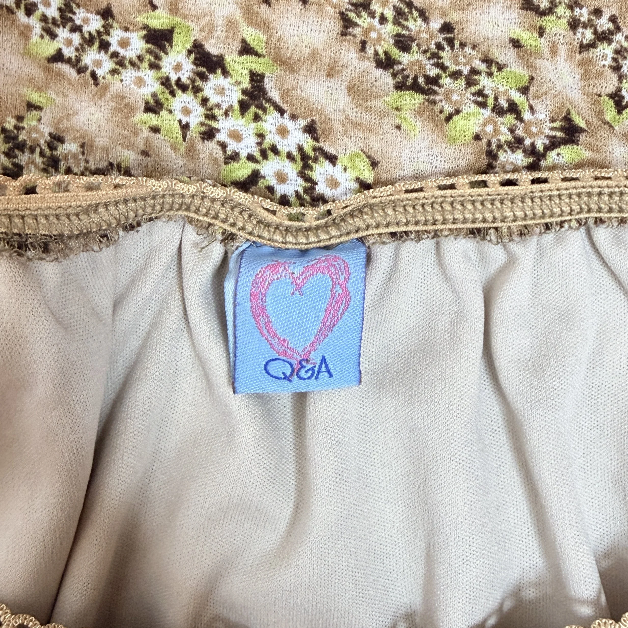 Q&Abeigefloraldress5.jpg