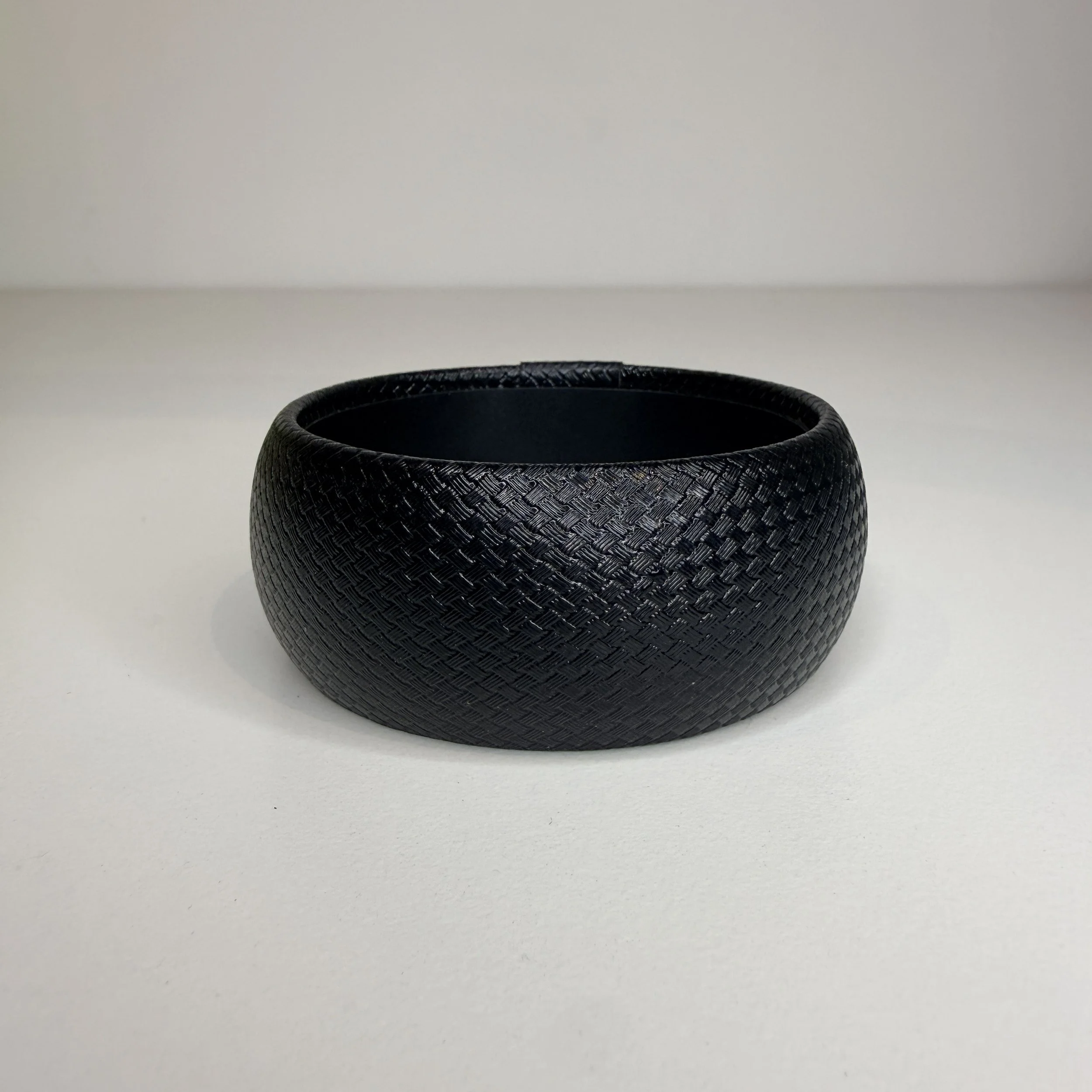 blacktexturedbangle1.jpg