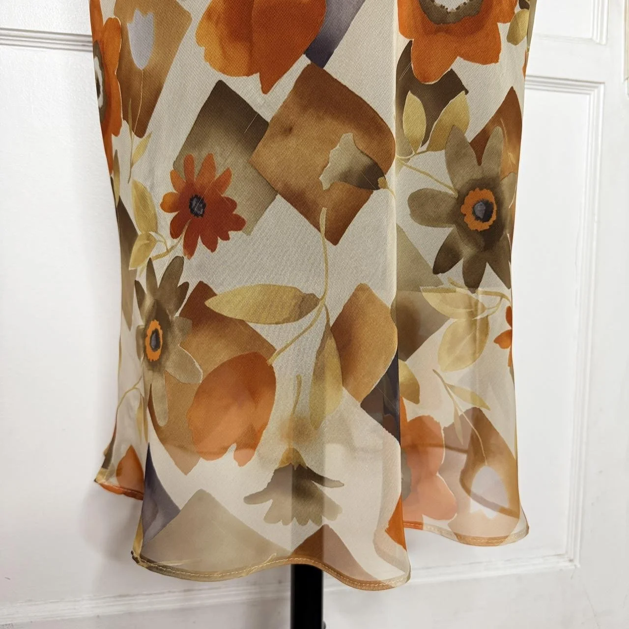 sulenabeigeandorangefloralskirt3.JPG