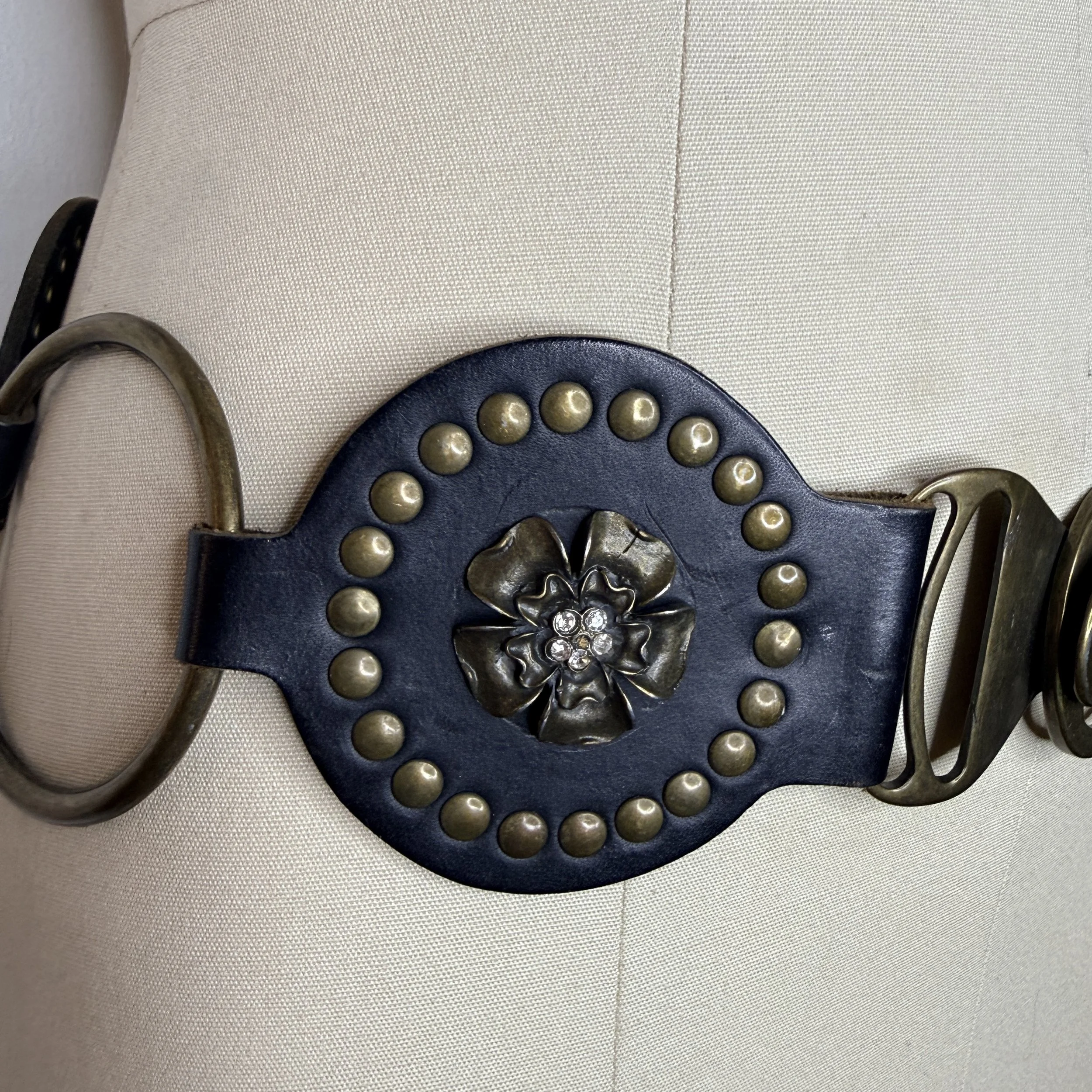 morganmedallionringbelt3.jpg