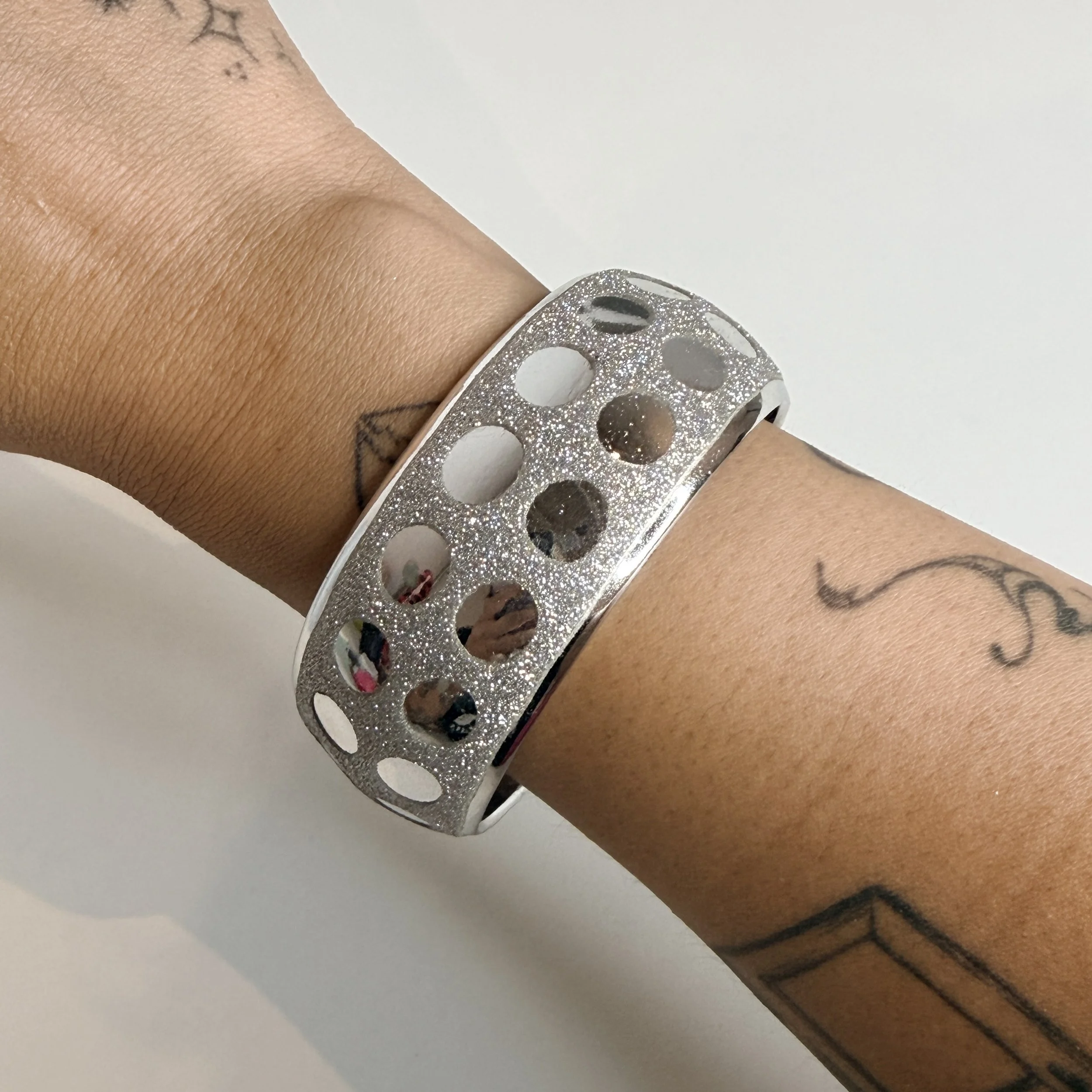 silverdiscobangle3.jpg