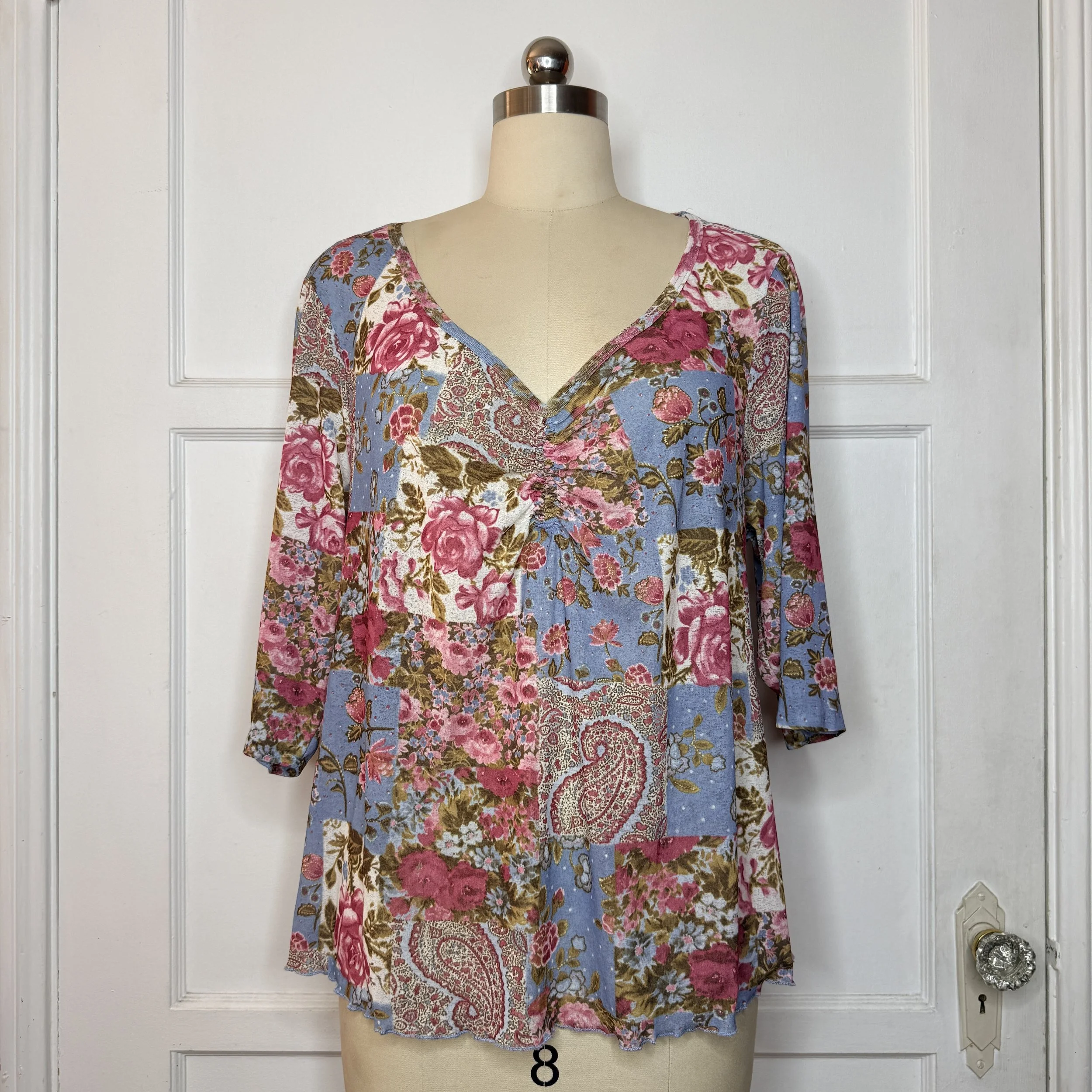 eyeshadowpinkbluefloraltop1.jpg