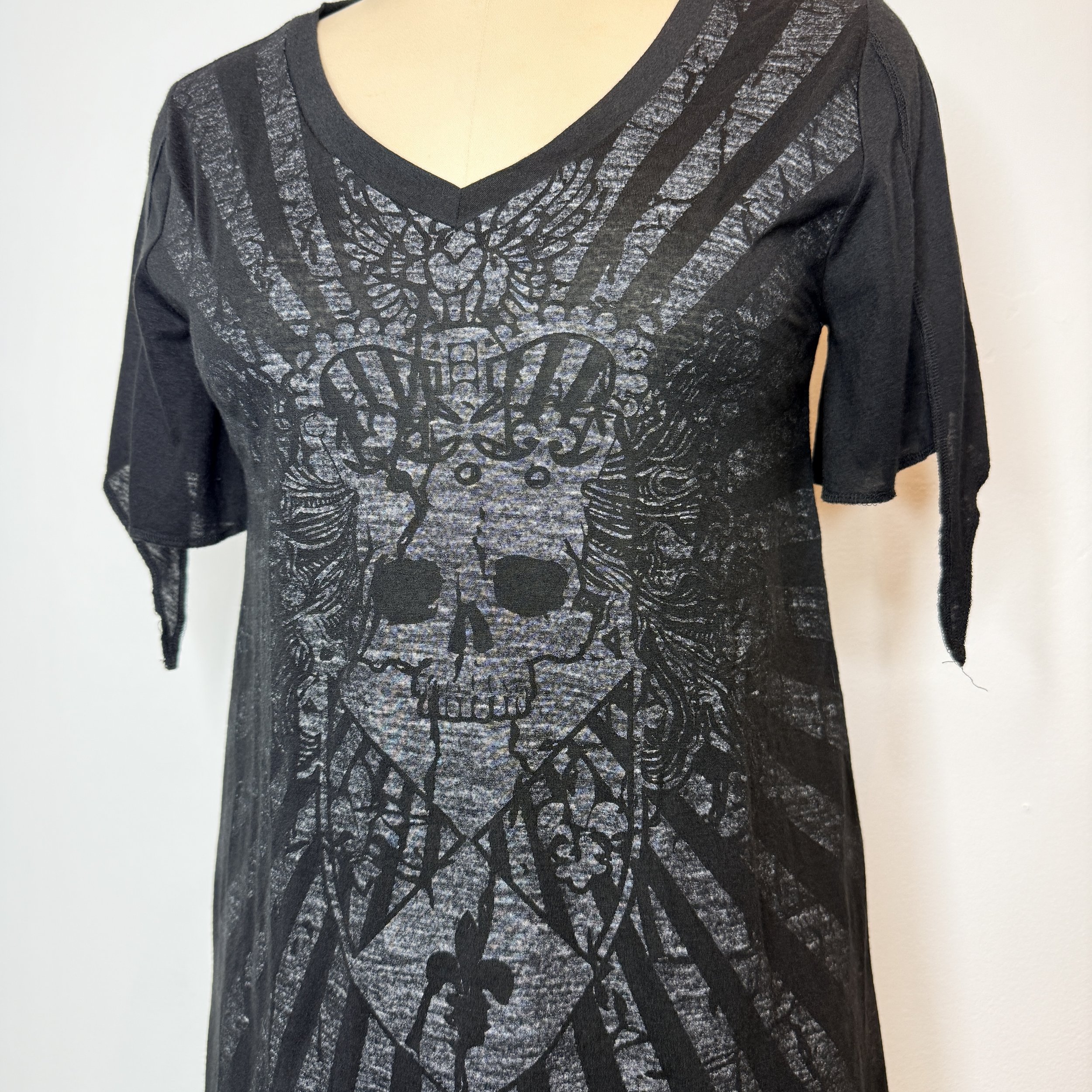 algonquinsblackskulltee2.jpg