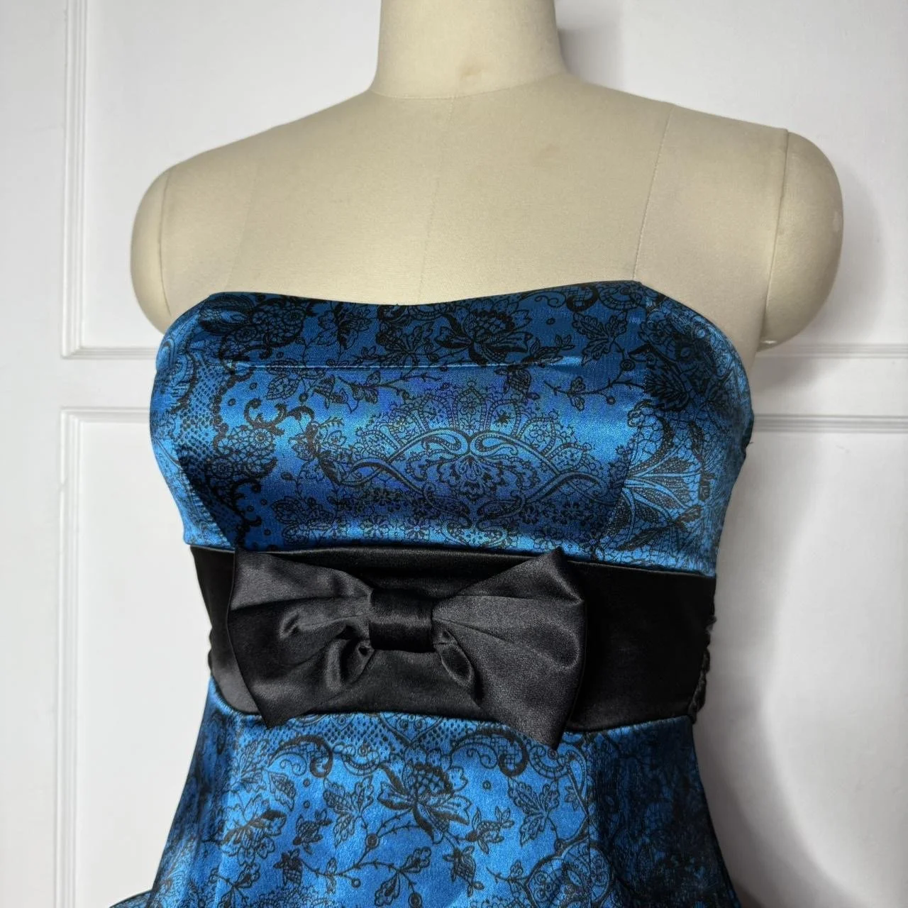 rubyroxbluelaceprintdress2.JPG