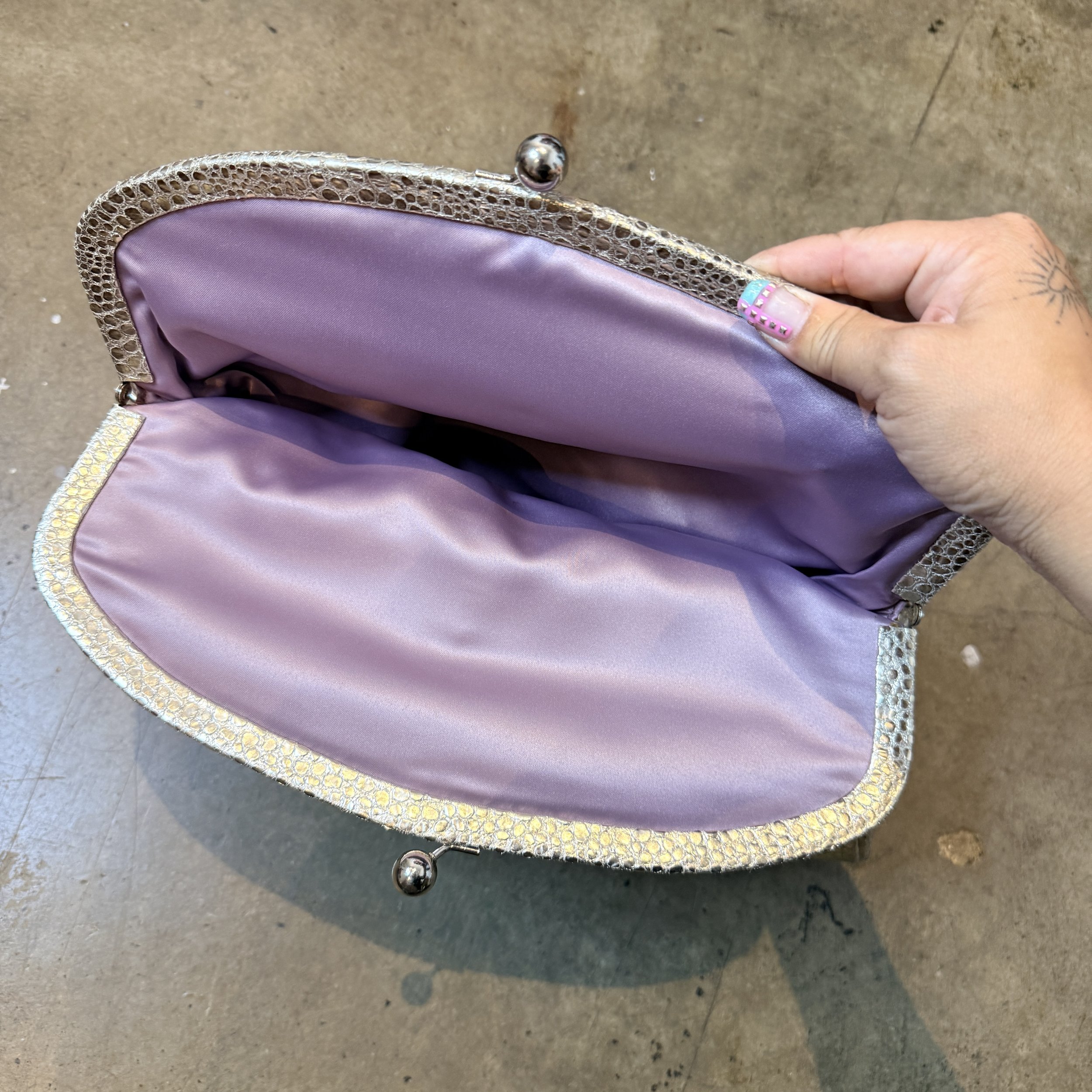 coachmetallicgoldbag5.jpg
