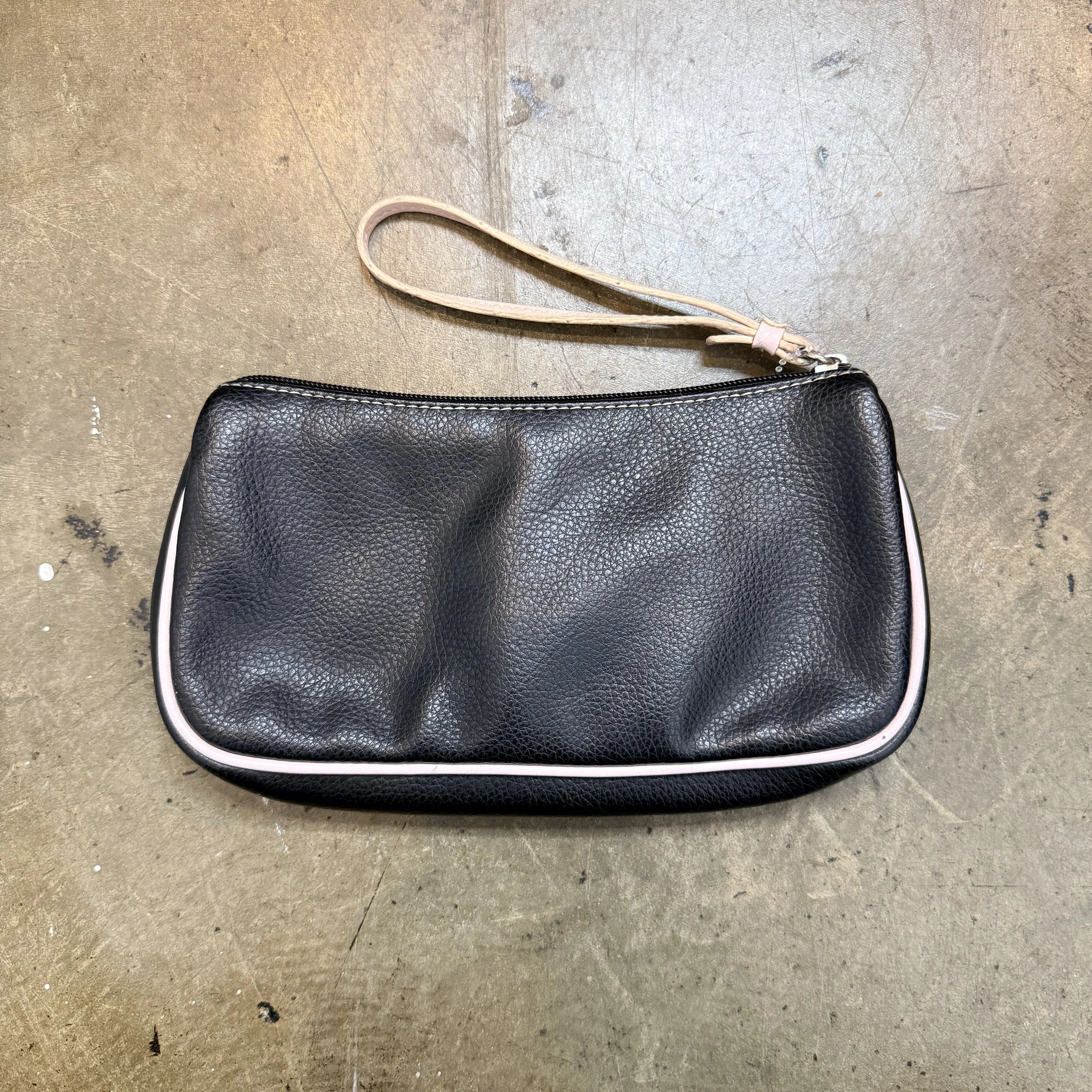 Linitialwristlet2.jpg