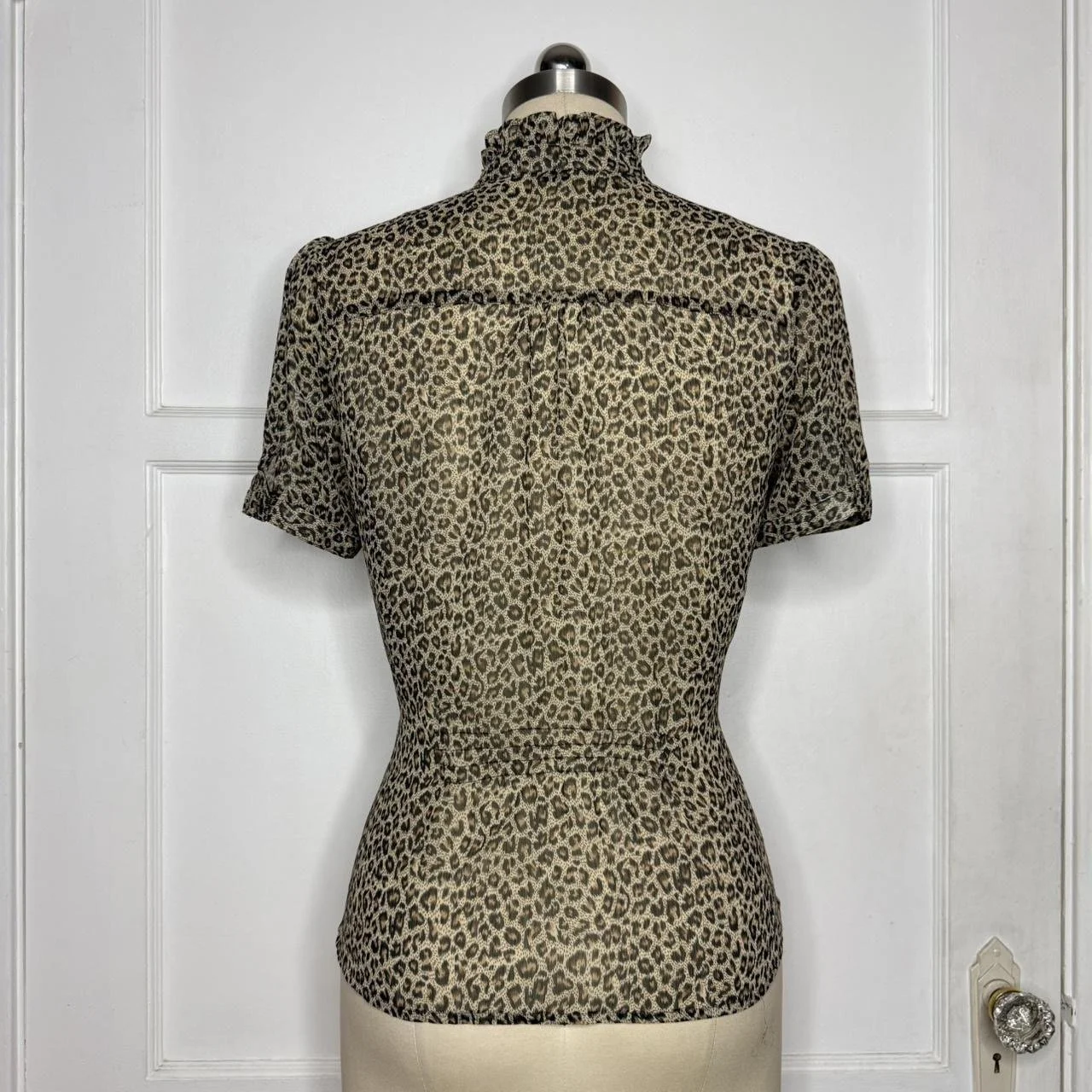 f21sheerleopardblouse5.JPG