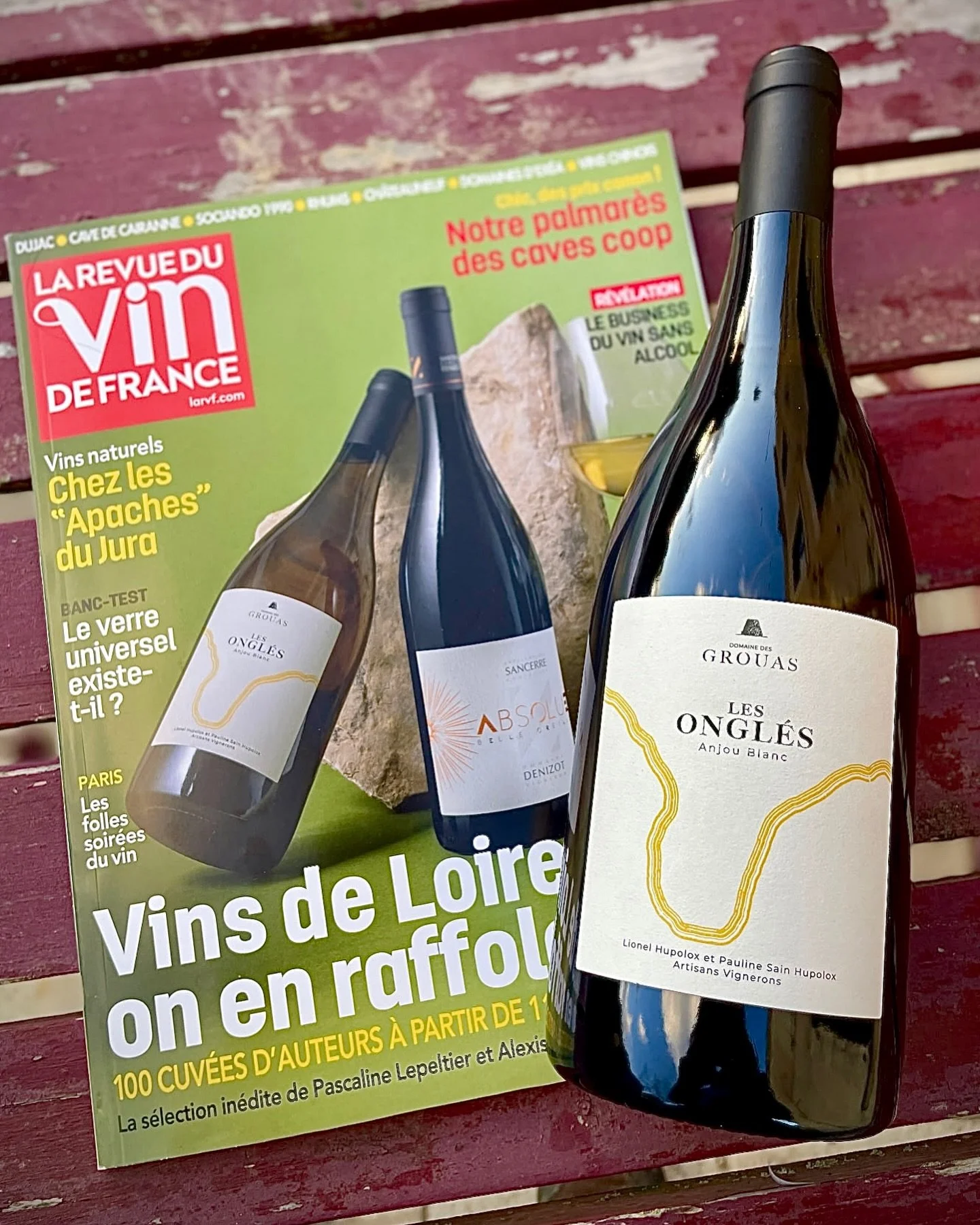 Nous sommes infiniment fiers et honor&eacute;s d&rsquo;avoir &eacute;t&eacute; ainsi mis &agrave; l&rsquo;honneur par @larvf_mag dans le dernier num&eacute;ro pour la s&eacute;lection des vins de Loire. Une revue qui m&rsquo; a accompagn&eacute; et g