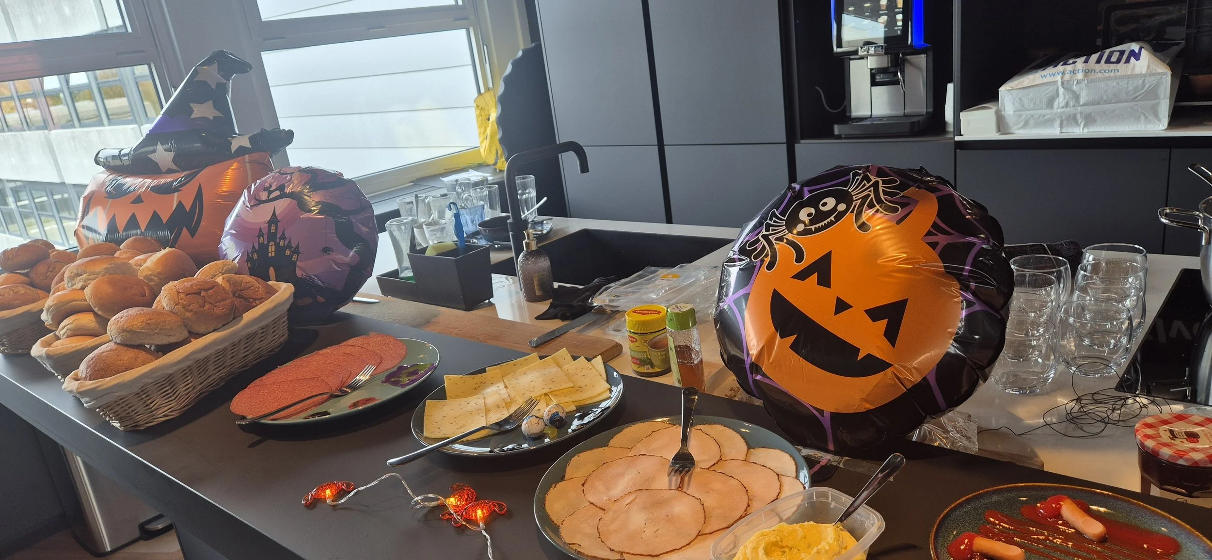 14 Halloween.jpg