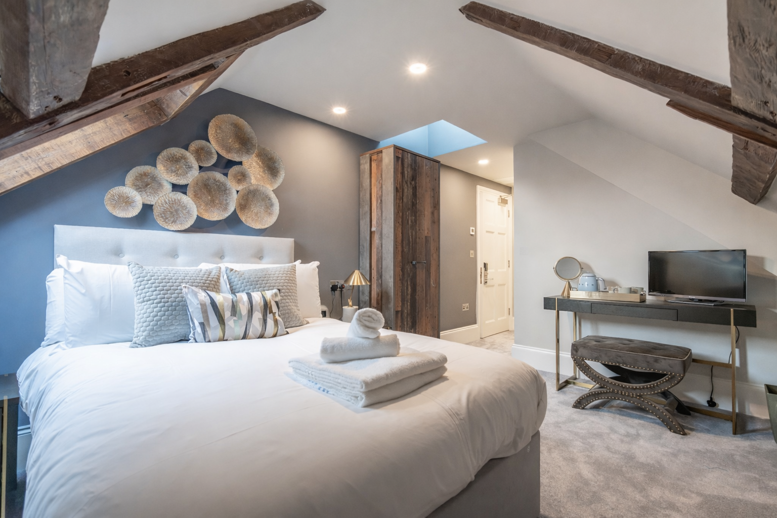 Room 27-OAH Internals-ElecEdit.png