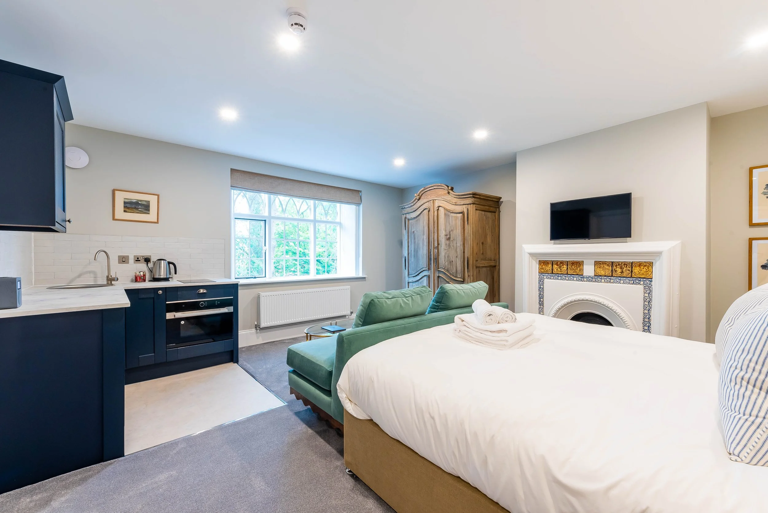 Room 20 Old Abbey House-83.jpg