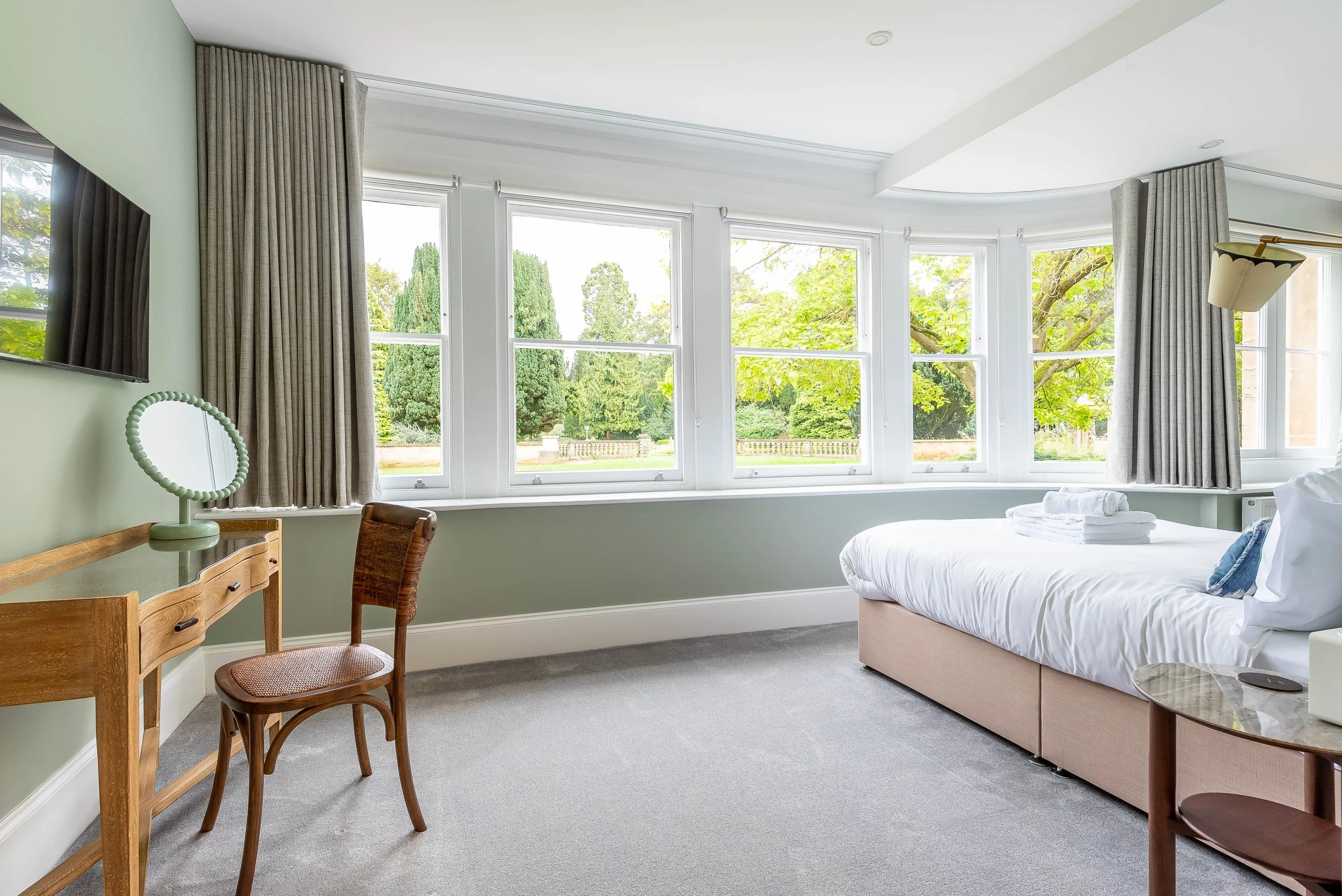 Deluxe King Suite GV (R11).jpg