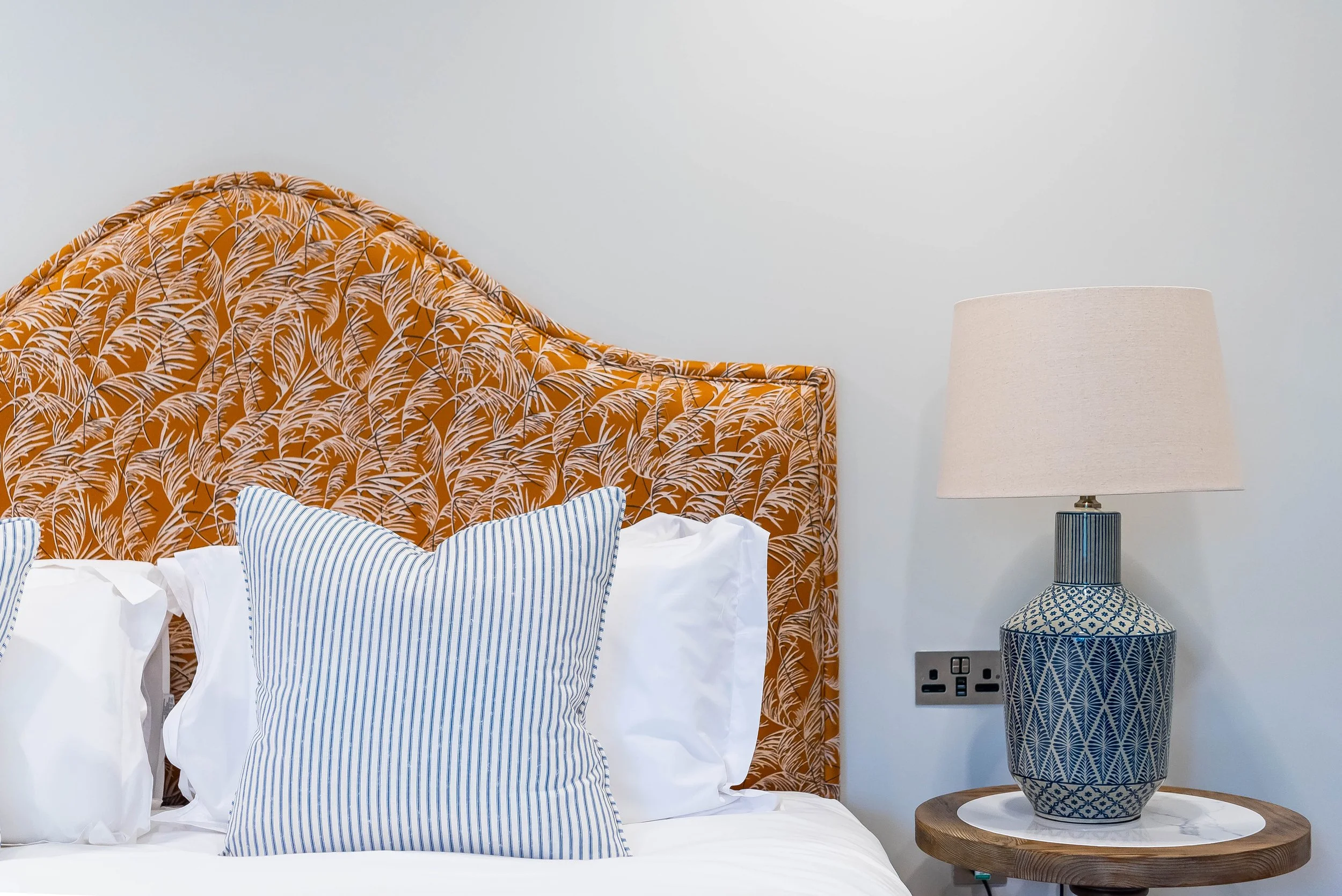 SuperKing Suite (R20).jpg