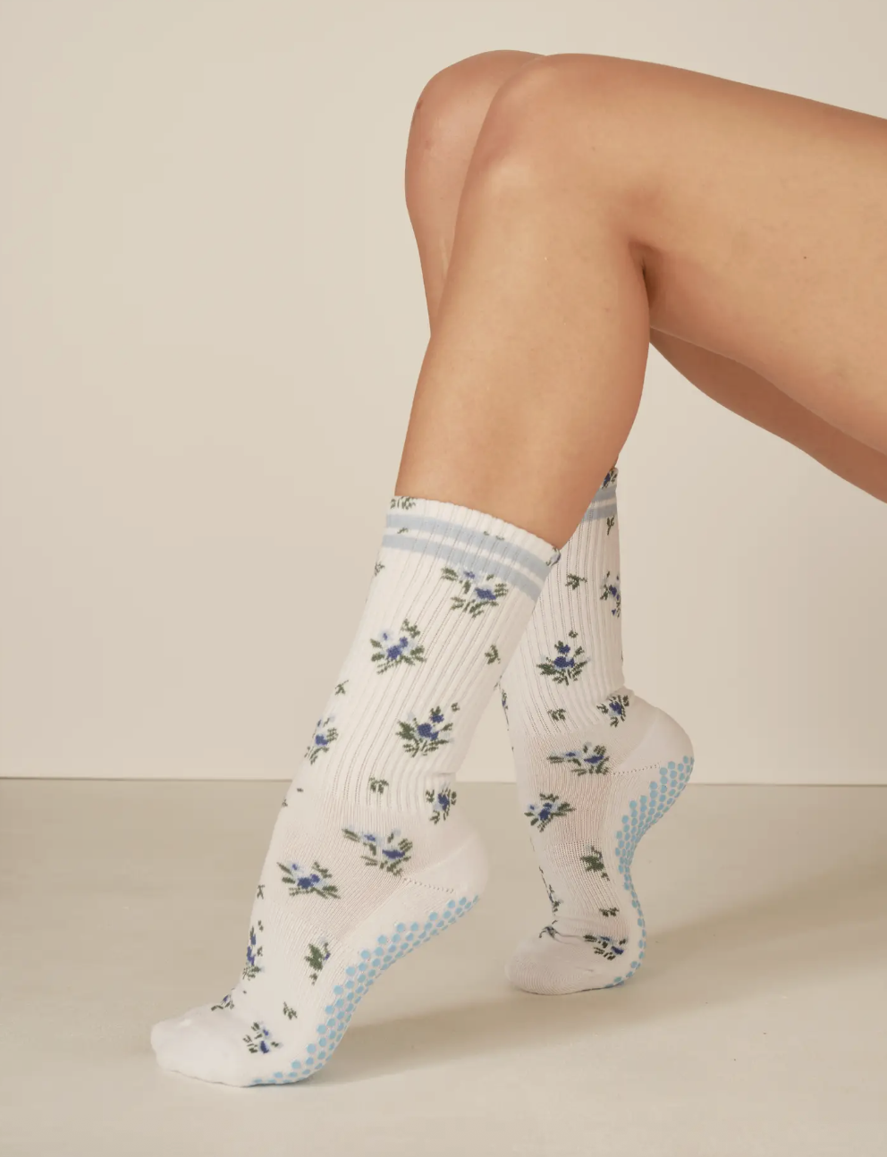 Lucky Honey The Floral Grip Sock- Blue Roses