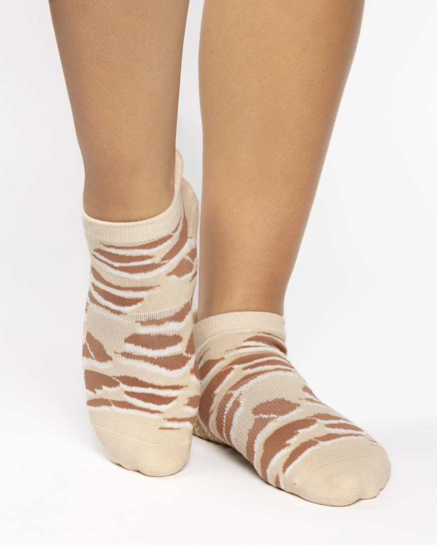 Pointe Studio Sam Full Foot Grip Sock- NEUTRAL