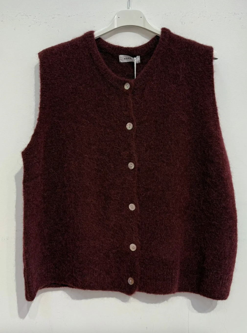 Noéline Superfine Alpaca Sleeveless Sweater- Bordeaux