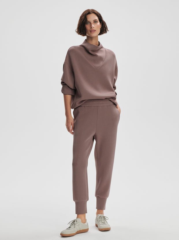 893f2f27add3a5bb35786095d08d57362a50a9a1_VAR01713_THE_SLIM_CUFF_PANT_25_ANTLER_008_copy.jpg
