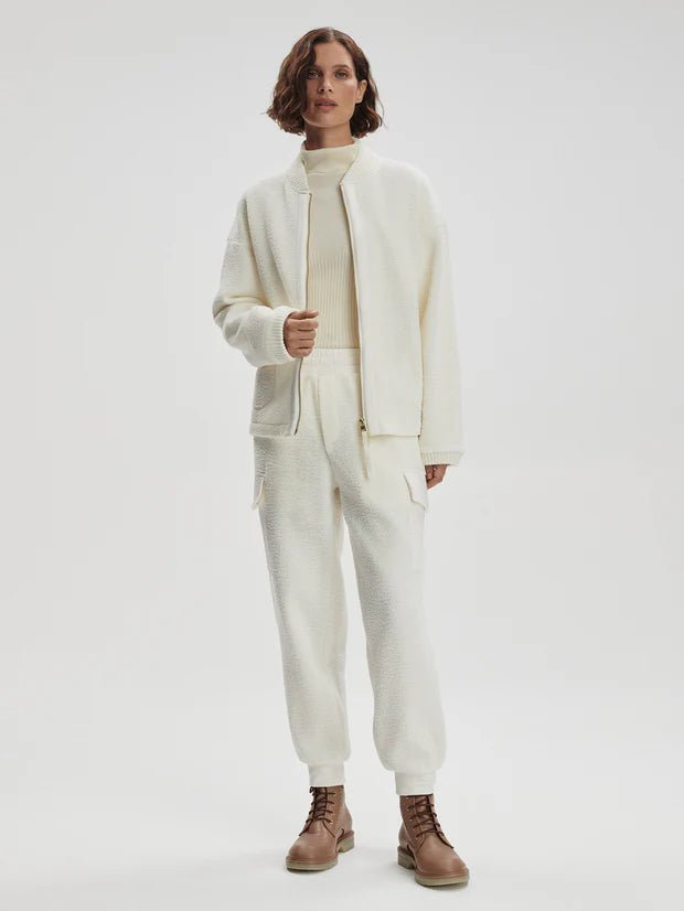 dfd763e5a8bd0b580542fcdc1a0cafd98aeccd27_VAR02229_WILMONT_PATCH_POCKET_FLEECE_EGRET_040.jpeg