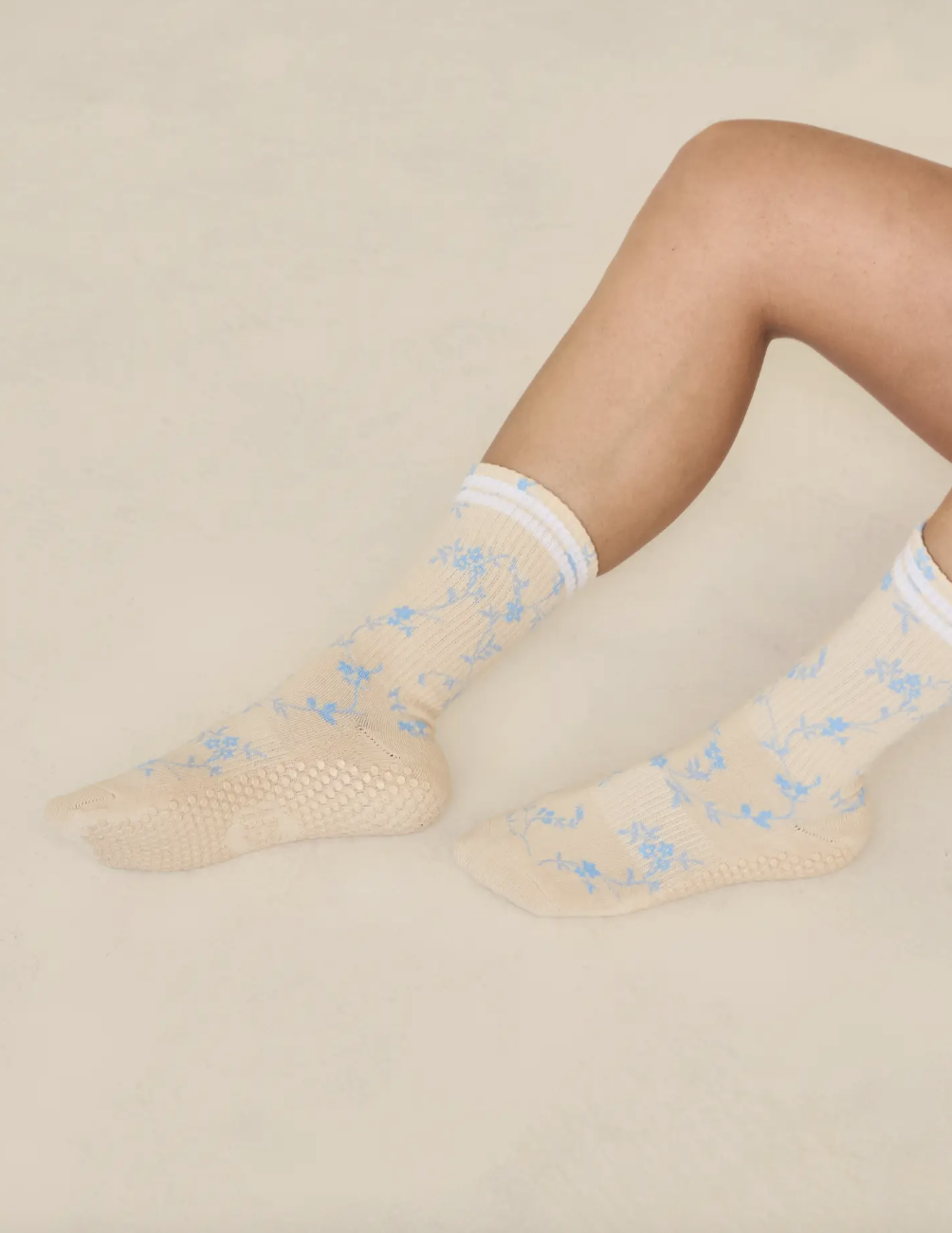 Lucky Honey The Floral Grip Sock- Winter Flowers