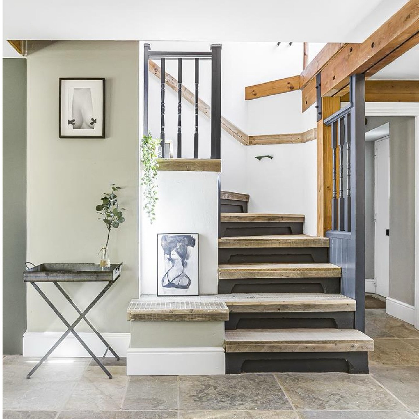Under offer in less than 2 weeks ✨

With an in-house makeover led by our Director and Interior Designer, Natasha, this Kingham home definitely made an instant impact 😍

#manor #underoffer #kingham #cotswolds #cotswoldsproperty #cotswoldsliving #inte