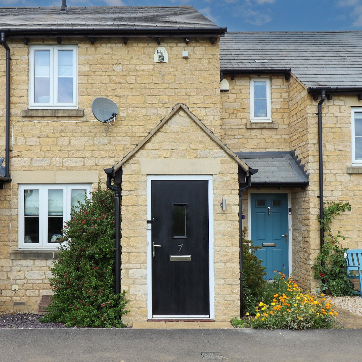 Woodstock📍

Get in touch today on 01865 955500 or email us at hello@manoroxford.com to arrange your viewing! 

#manor #woodstock #cotswolds #cotswoldproperty #forsale #propertyforsale