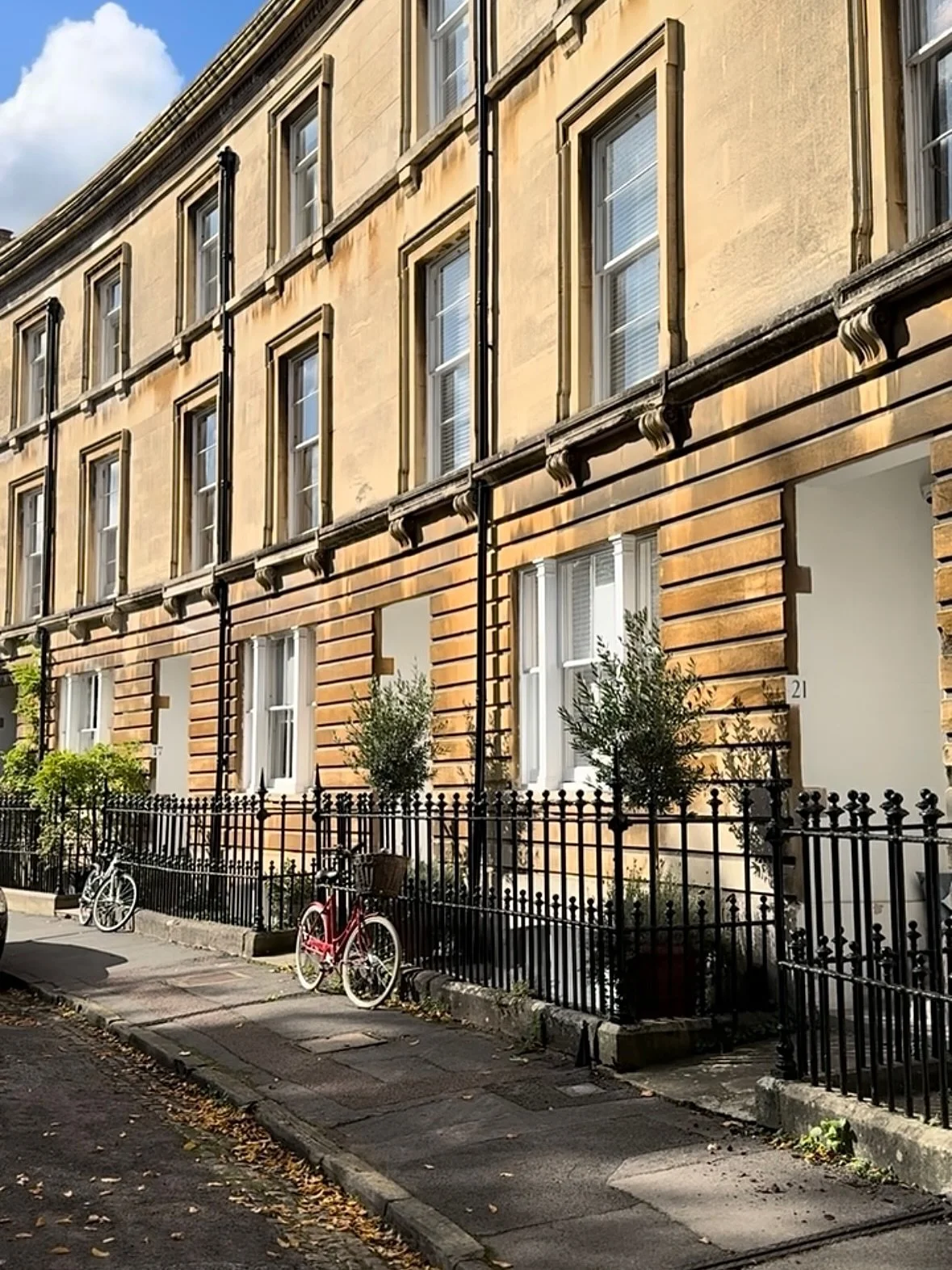 Strolling through North Oxford 🍂

Are you looking to move to the North Oxford area? Get in touch today to begin your search! 

#manoroxford #oxford #oxfordlifestyle #northoxford #property #luxuryhomes #autumn #autumnal