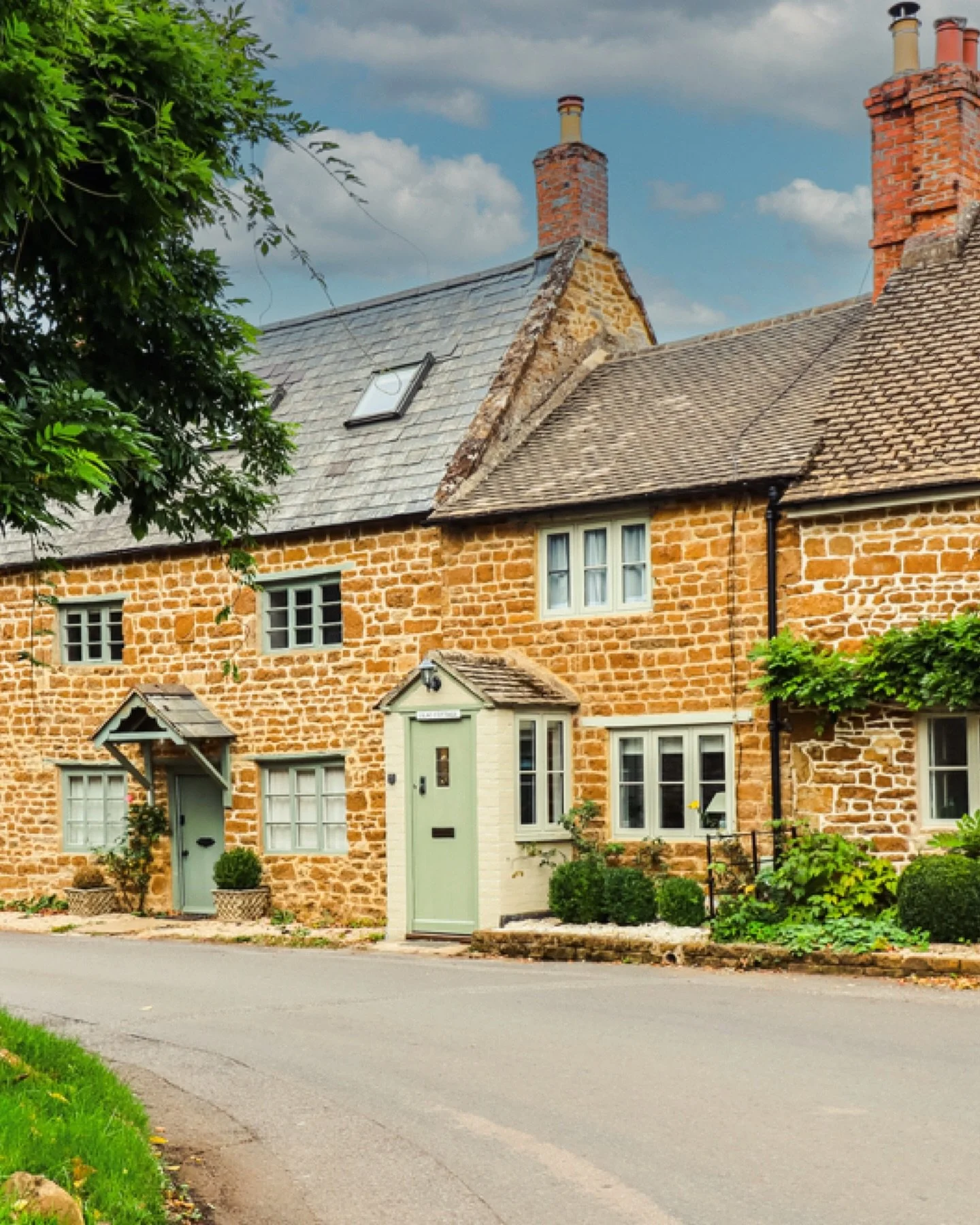 Swerford &mdash; launched with a let agreed within two days📍

Strong early interest with multiple enquiries received, reflecting the appeal of this two-bedroom cottage.

Looking to let your property? Contact us on 01865 955500 to discuss your option