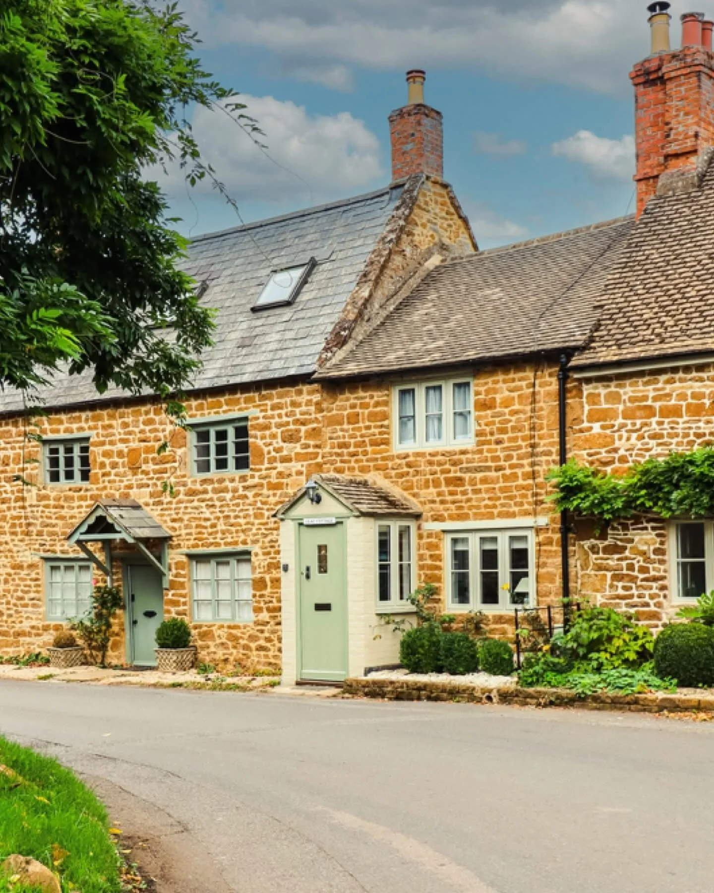 Explore our Cotswold rental >>

A charming two-bedroom cottage situated in the desirable village of Swerford, surrounded by countryside and characterful ironstone-built cottages.

Available now for short let 👀 . 

Contact us today to arrange y